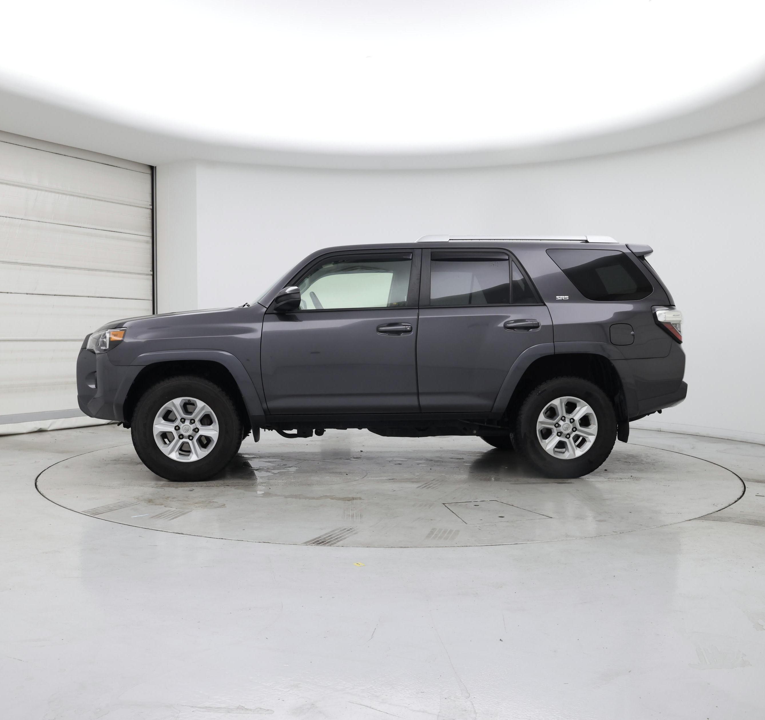 Thumbnail: 2018 Toyota 4Runner - 3