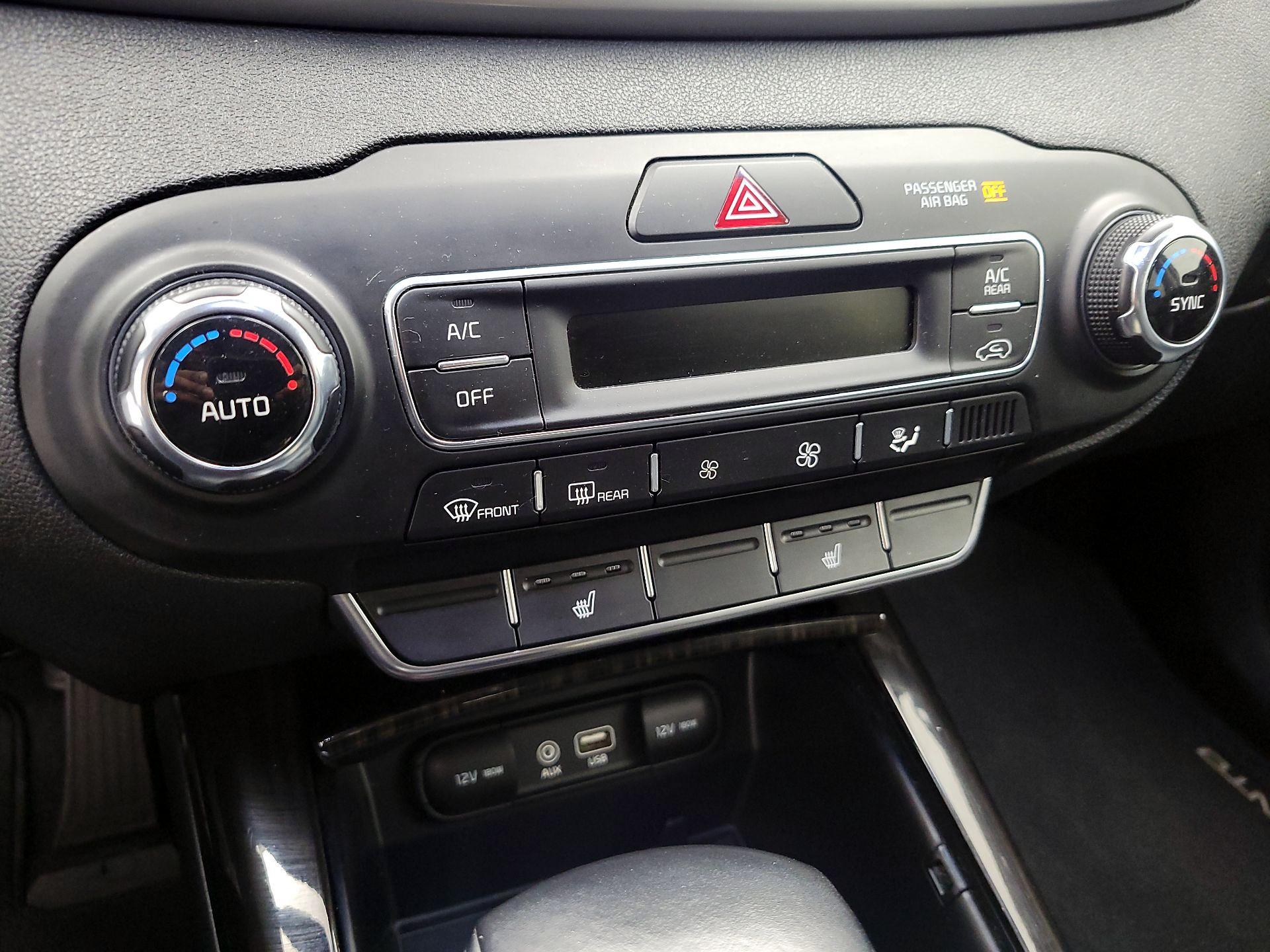 Thumbnail: 2019 Kia Sorento - 16