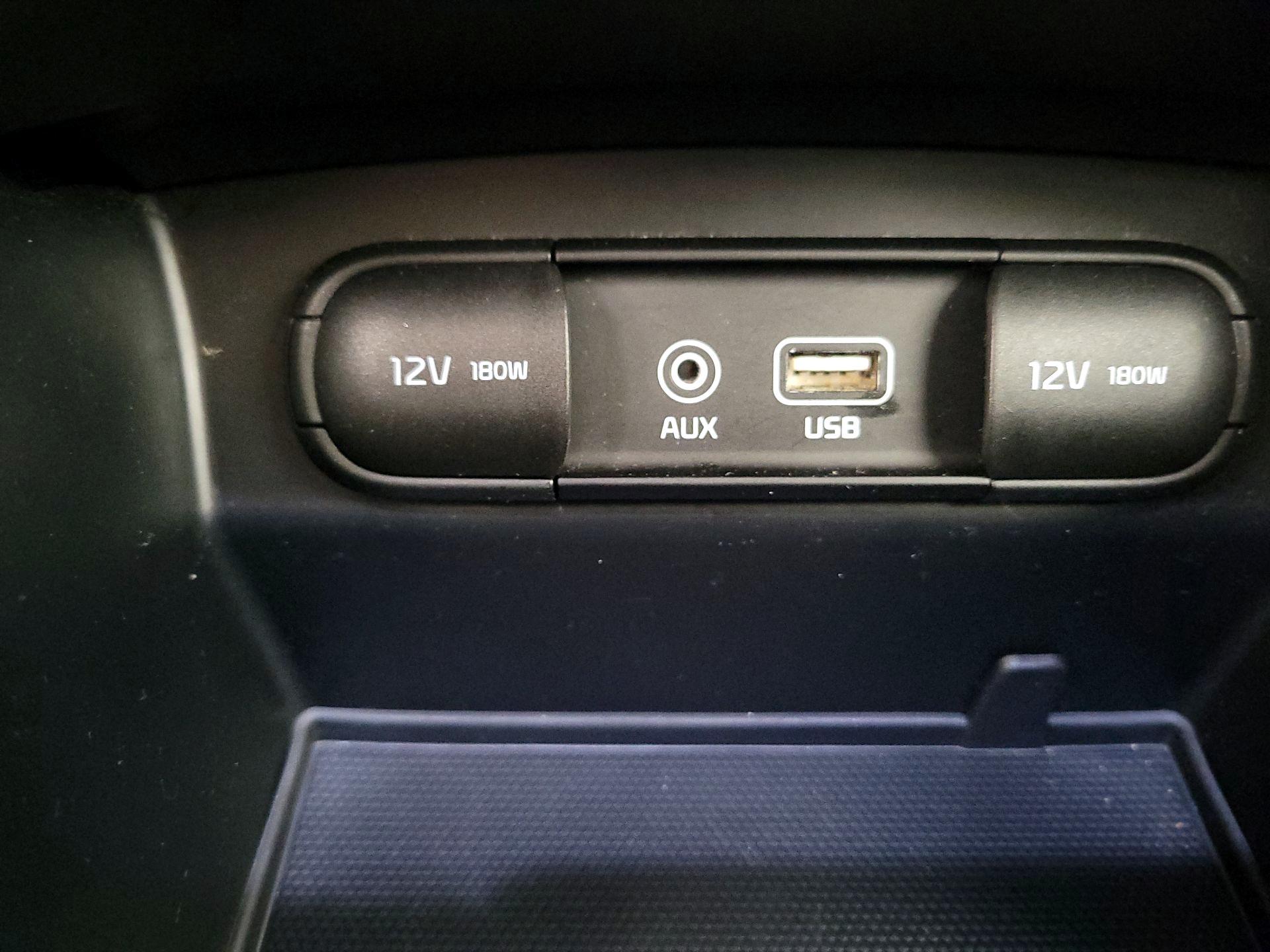 Thumbnail: 2019 Kia Sorento - 18