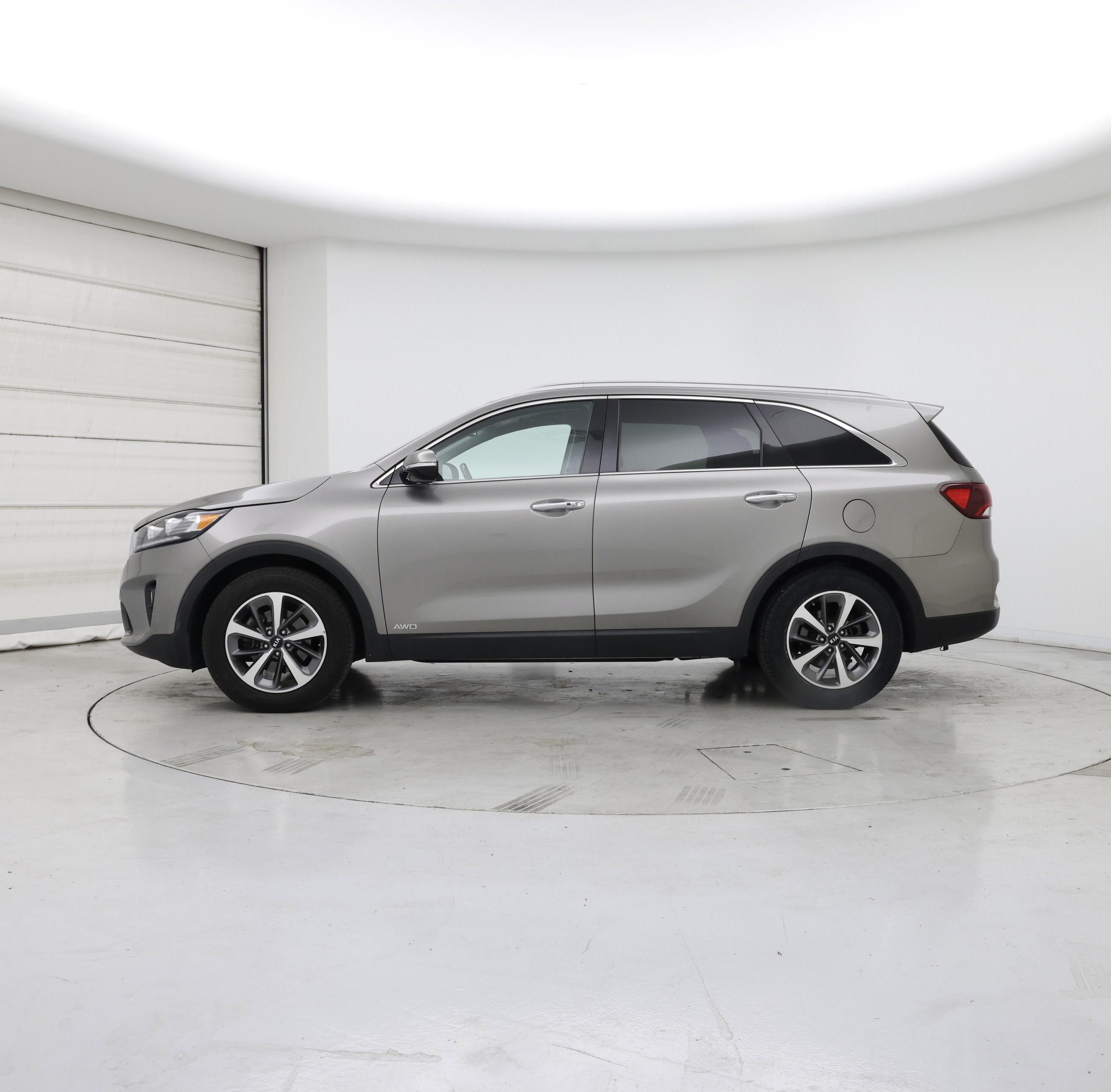 Thumbnail: 2019 Kia Sorento - 3