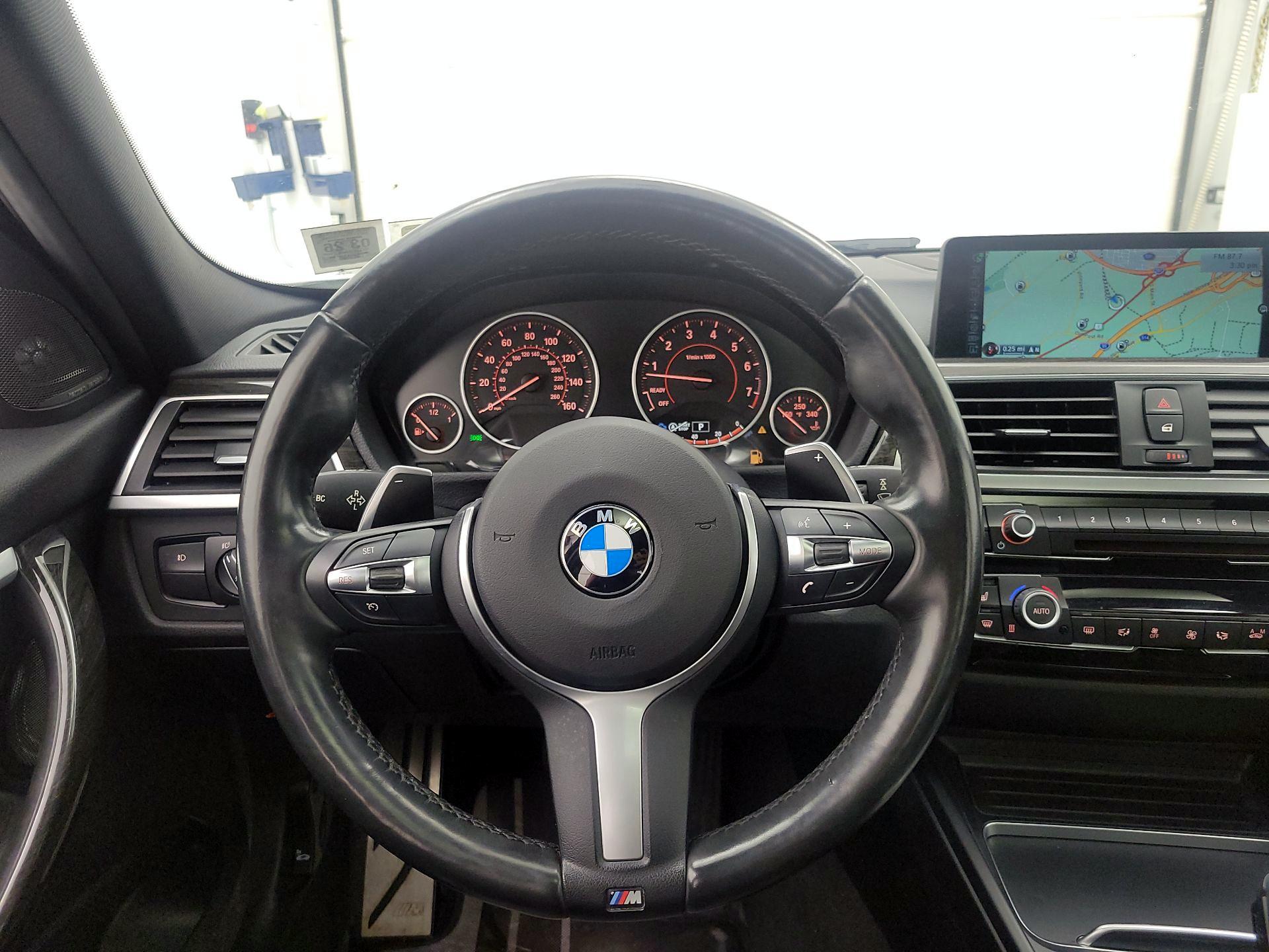 Thumbnail: 2016 BMW 3 Series - 10