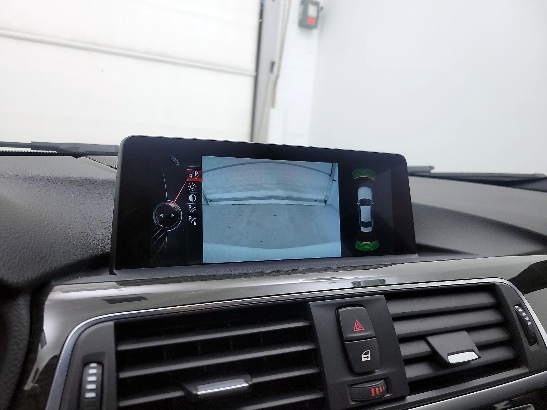 Thumbnail: 2016 BMW 3 Series - 15