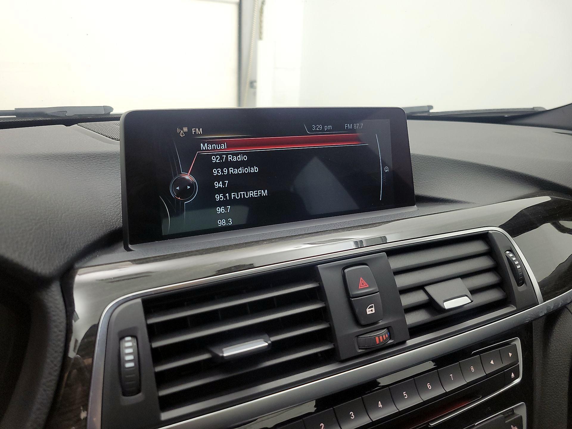 Thumbnail: 2016 BMW 3 Series - 16