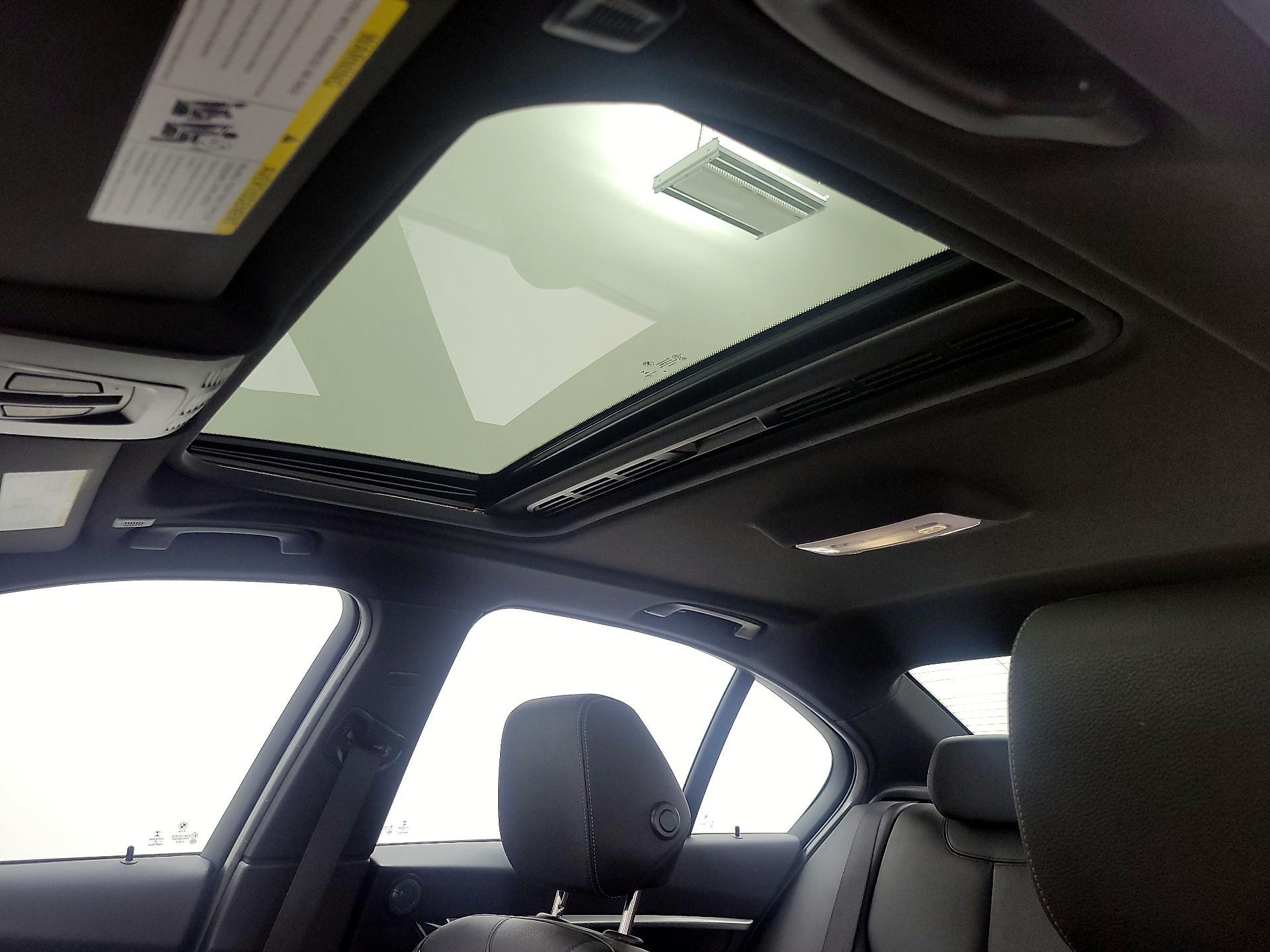 Thumbnail: 2016 BMW 3 Series - 20