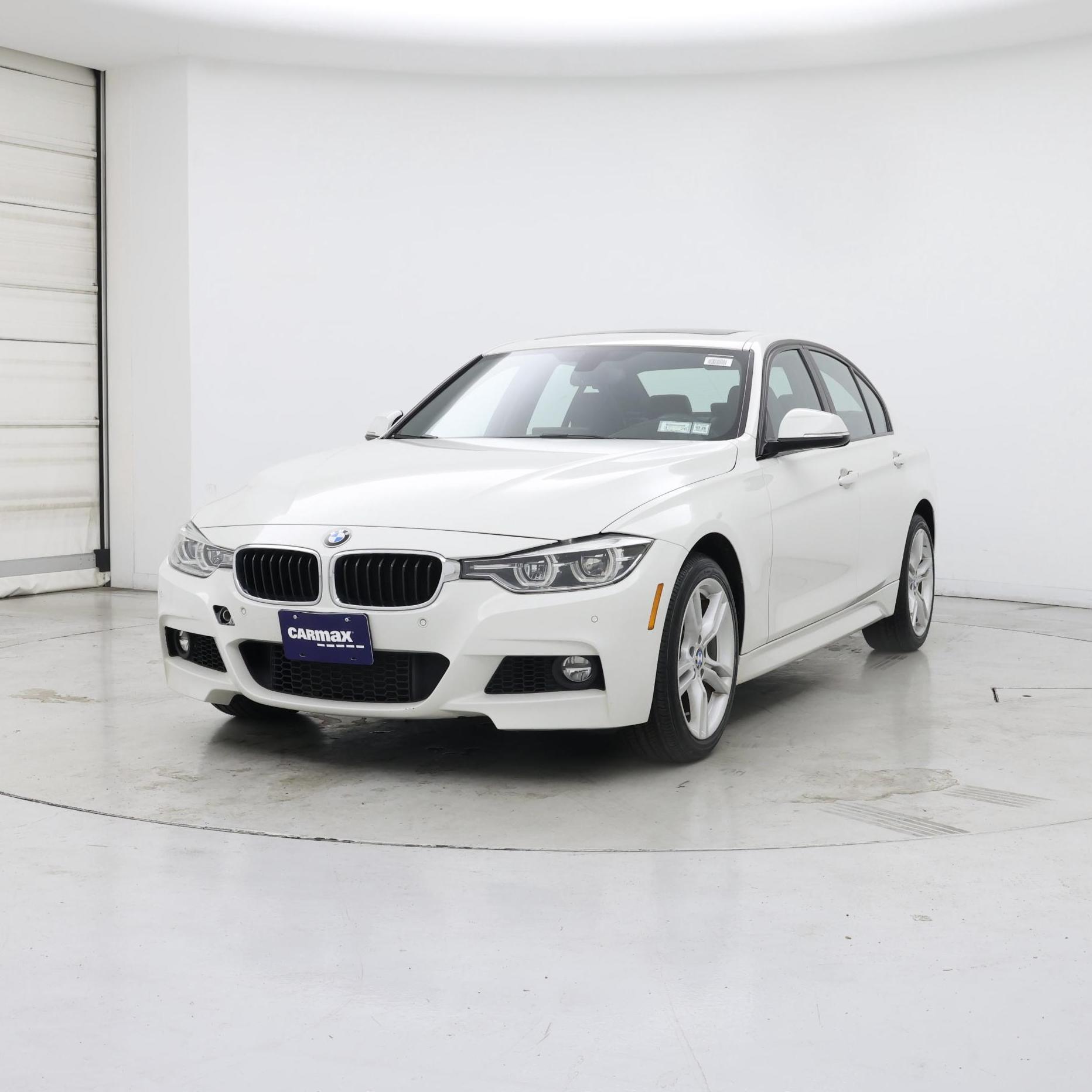 Thumbnail: 2016 BMW 3 Series - 4