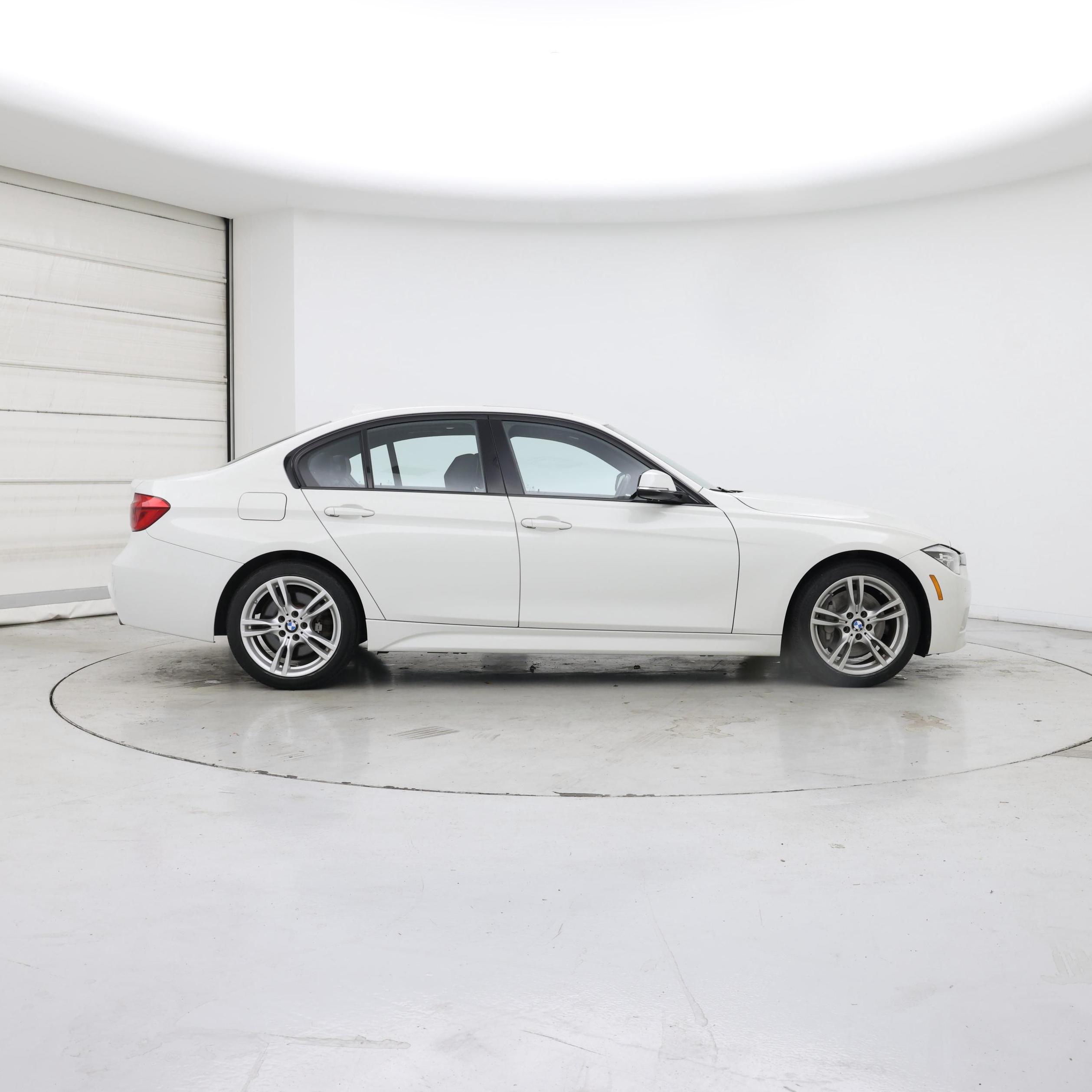 Thumbnail: 2016 BMW 3 Series - 7