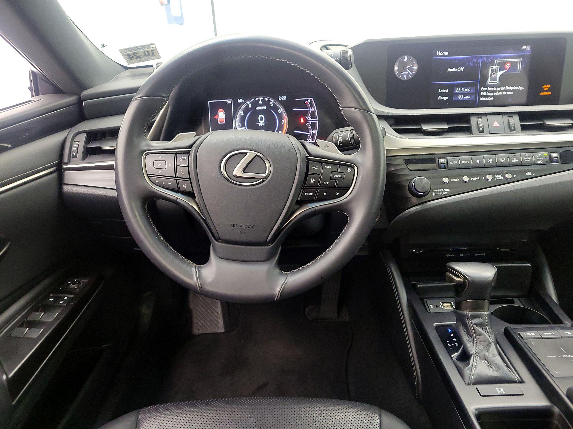 Thumbnail: 2019 Lexus ES - 10