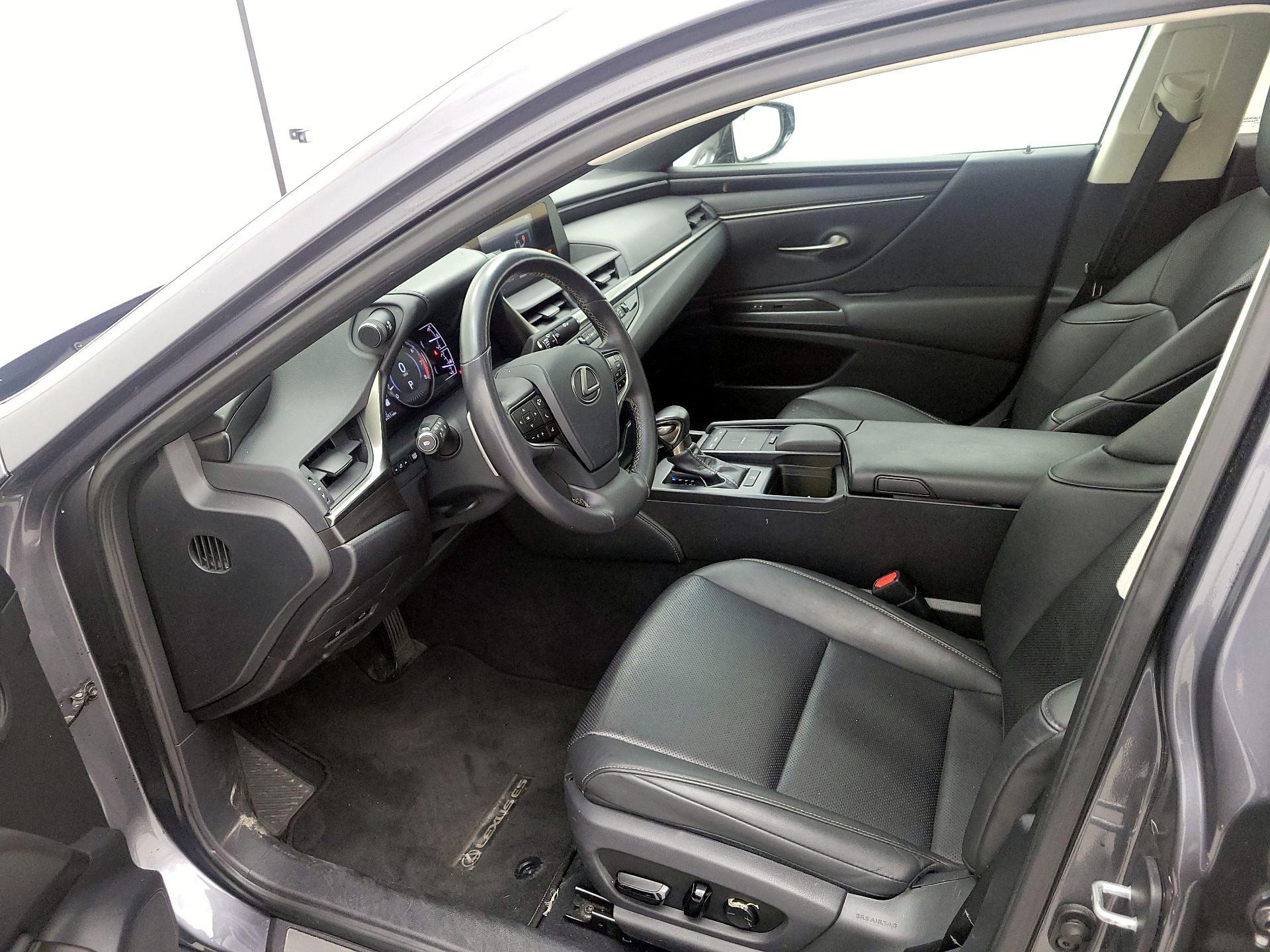 Thumbnail: 2019 Lexus ES - 11