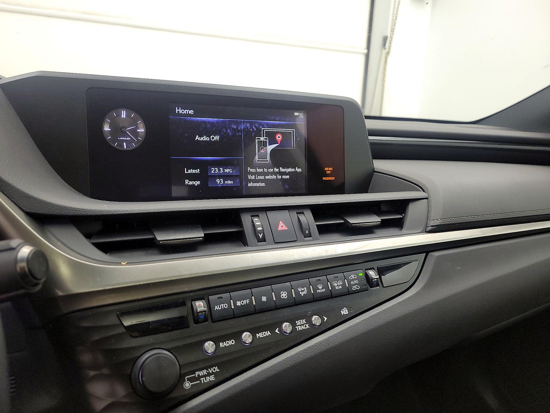 Thumbnail: 2019 Lexus ES - 15