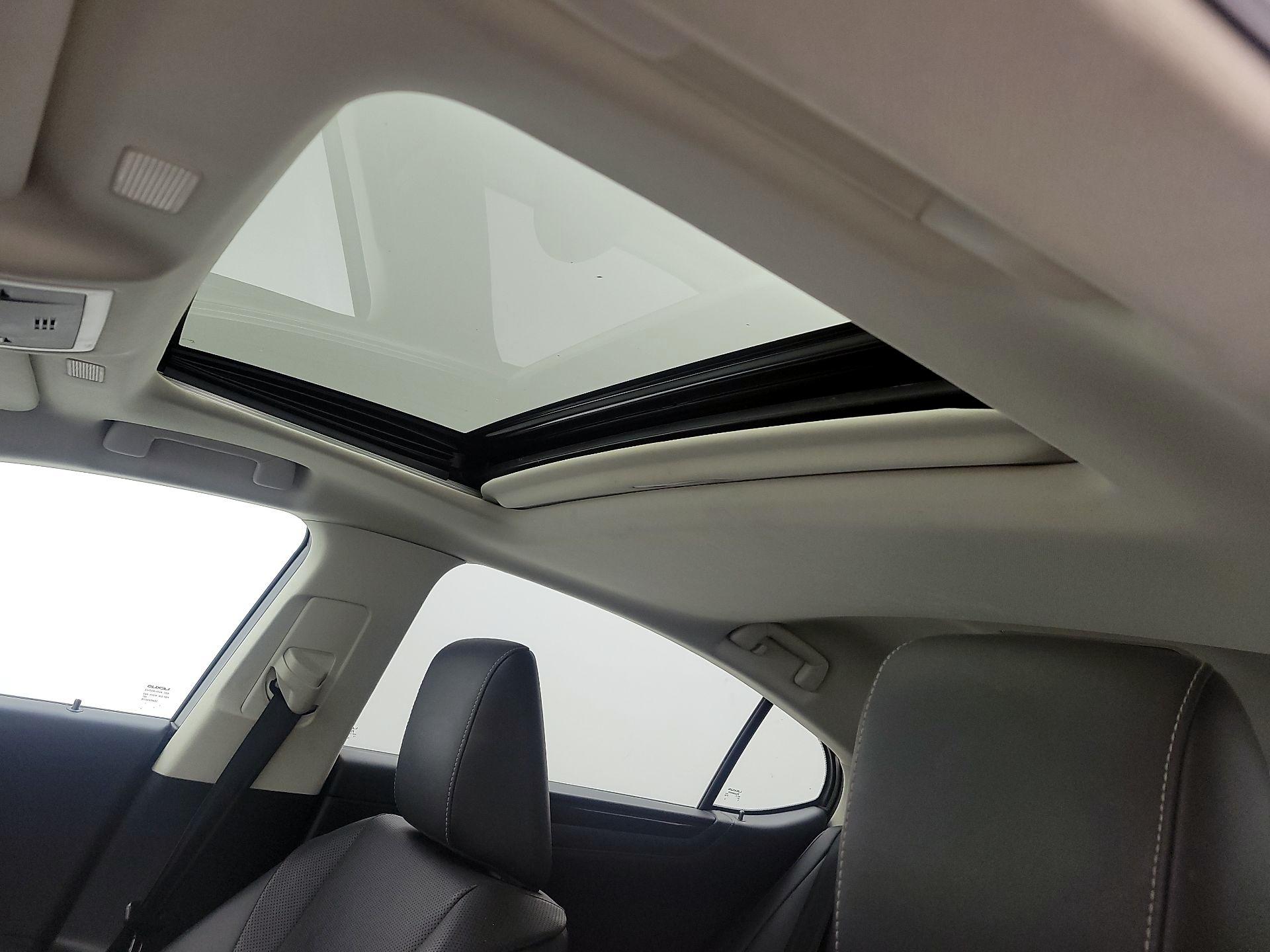 Thumbnail: 2019 Lexus ES - 19