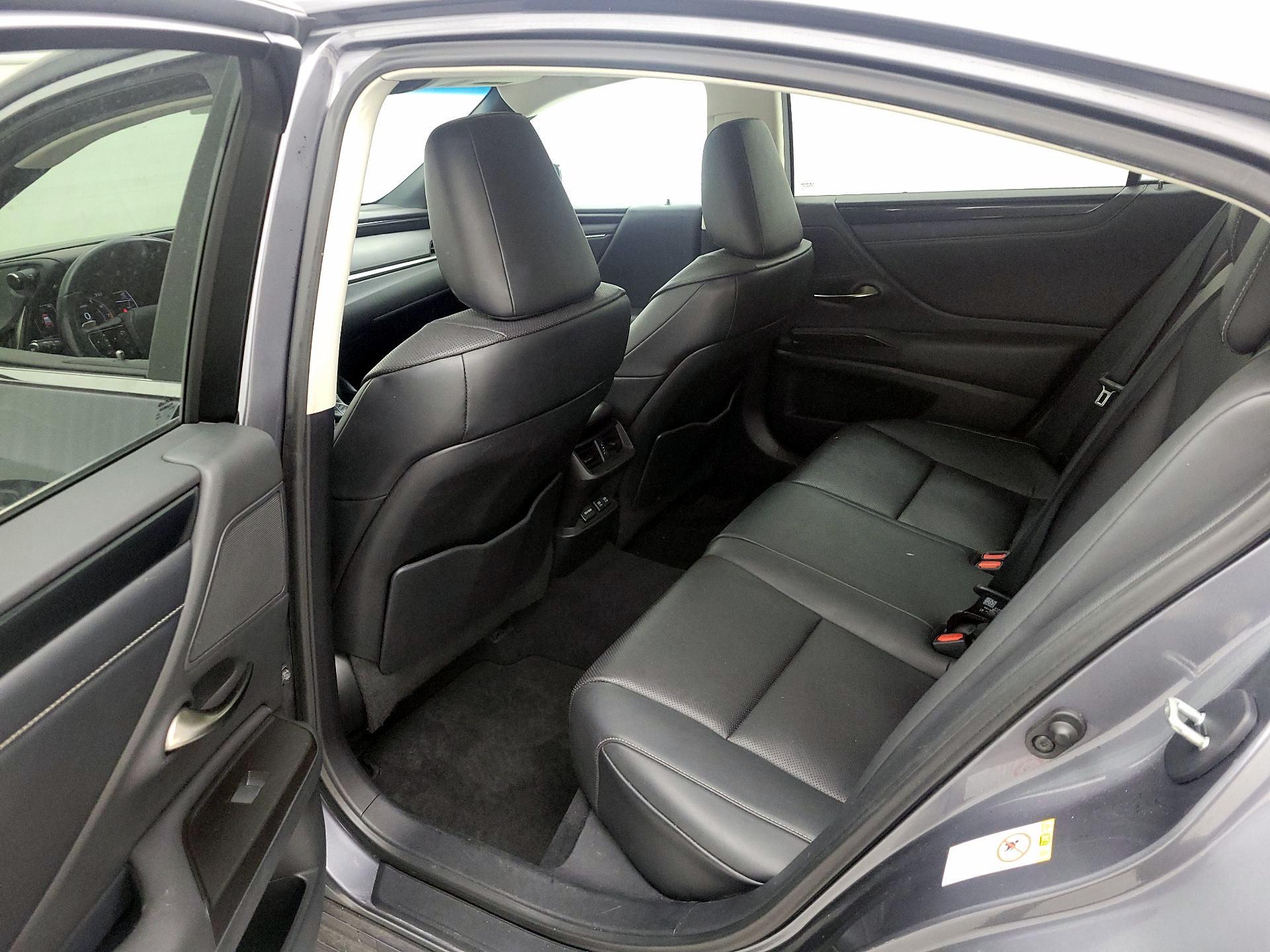 Thumbnail: 2019 Lexus ES - 20