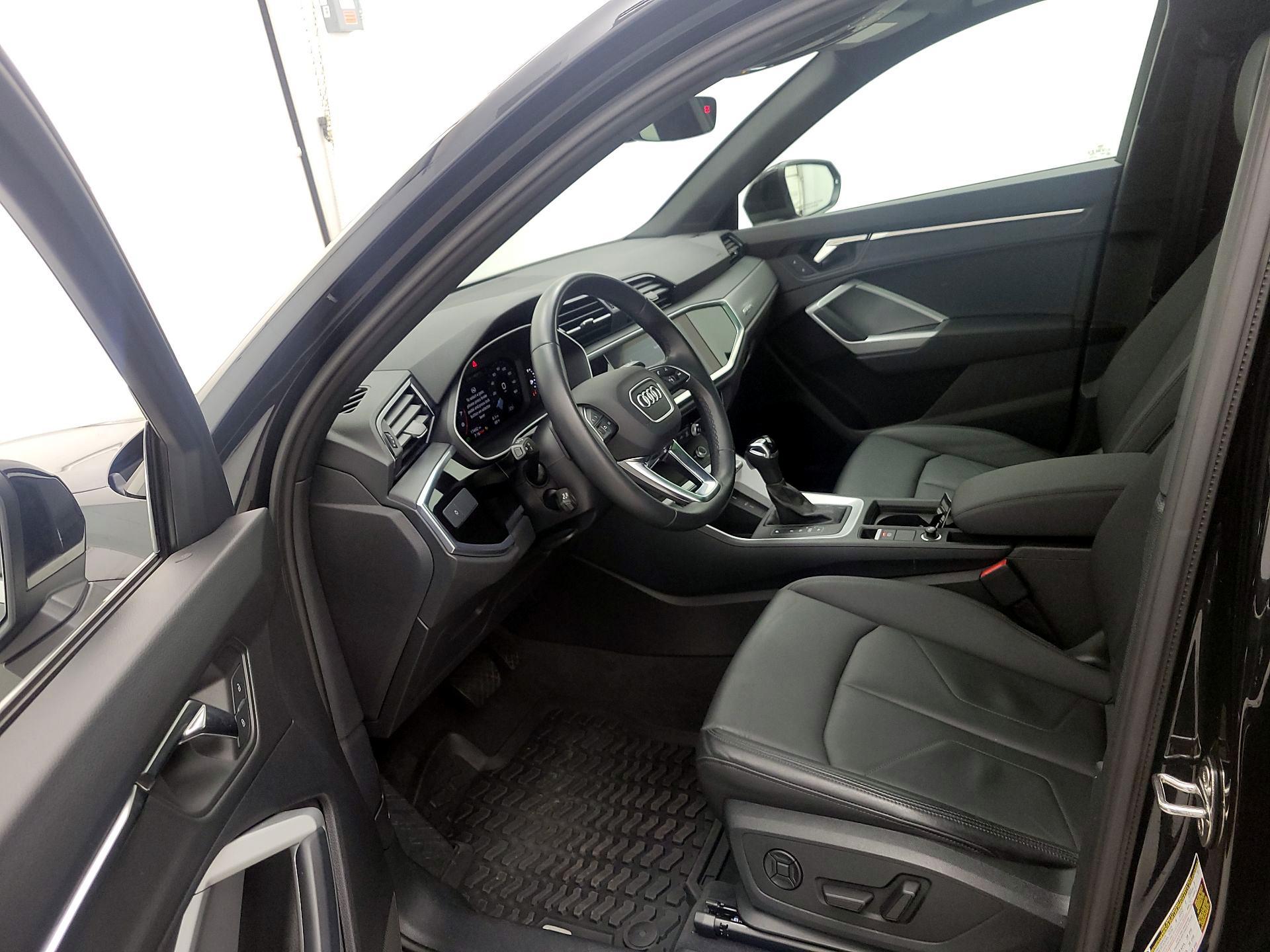 Thumbnail: 2022 Audi Q3 - 11