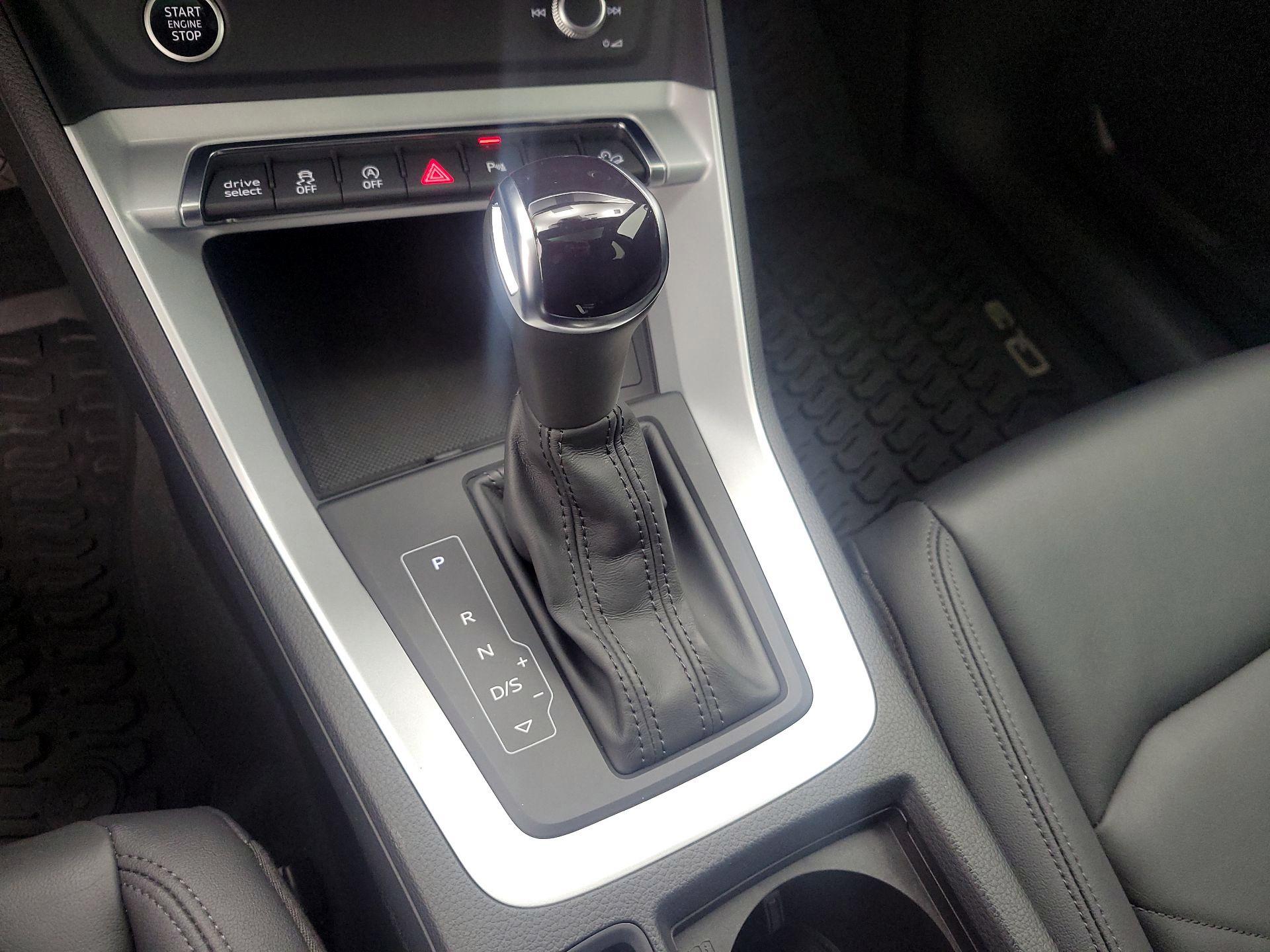 Thumbnail: 2022 Audi Q3 - 17