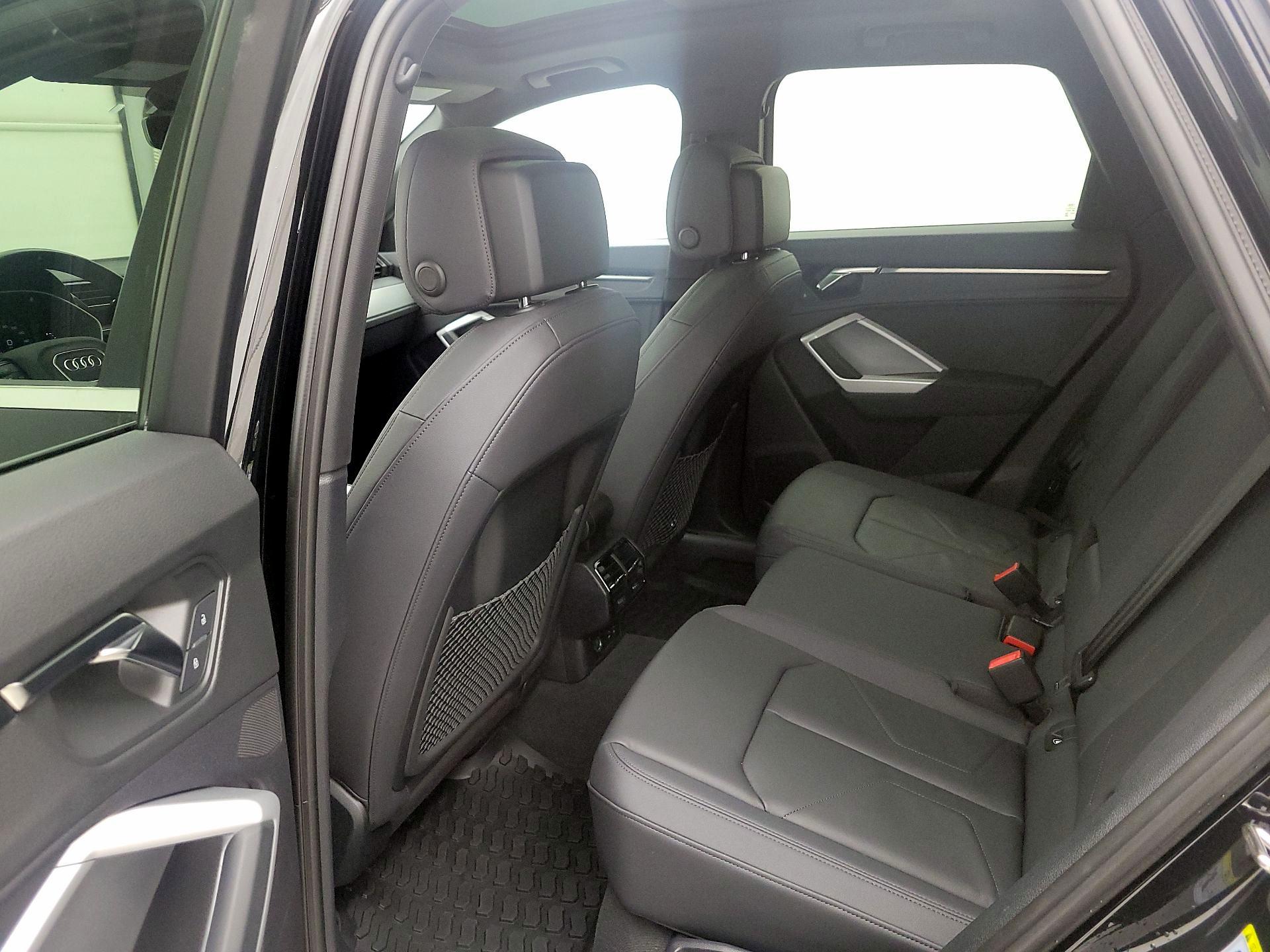 Thumbnail: 2022 Audi Q3 - 20