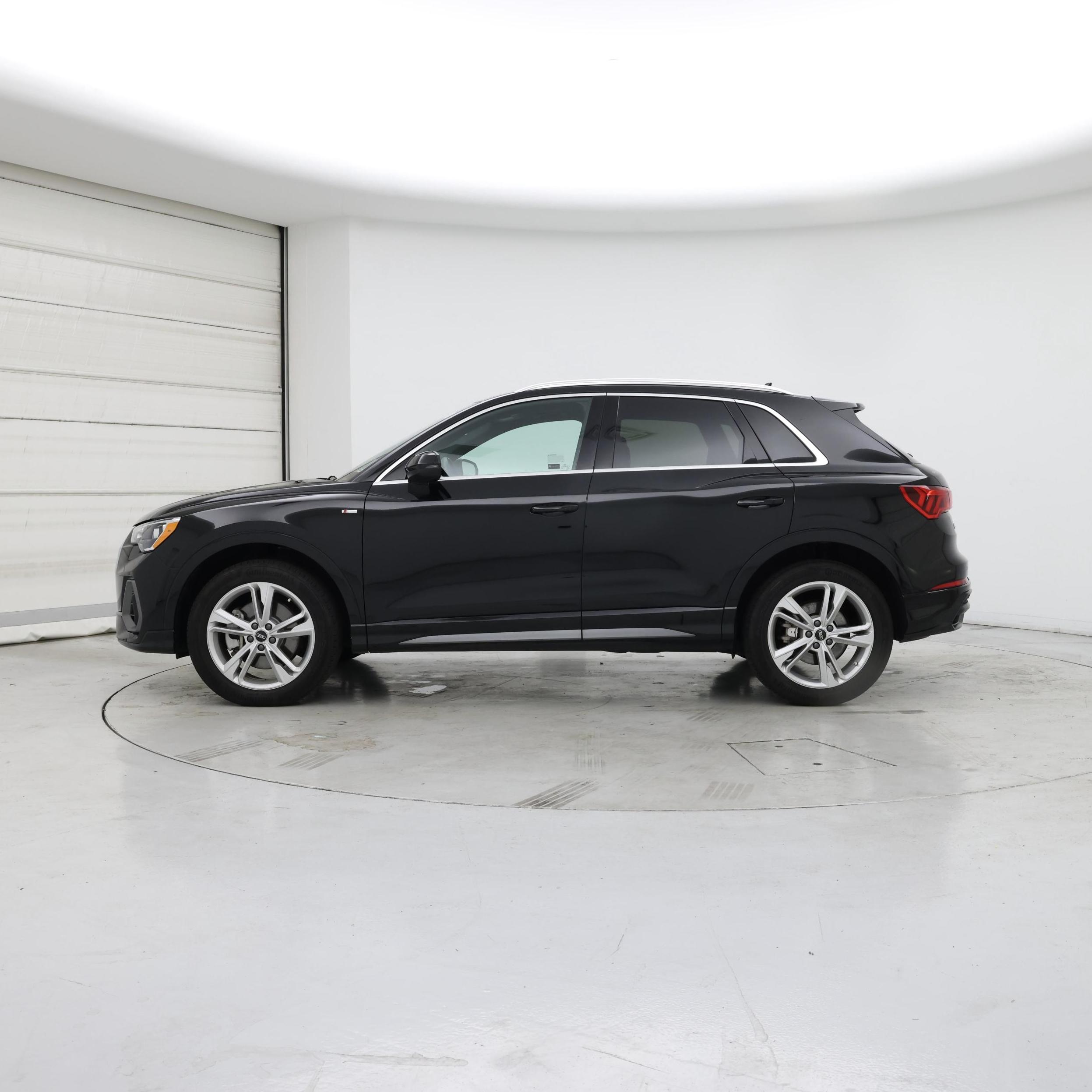 Thumbnail: 2022 Audi Q3 - 3