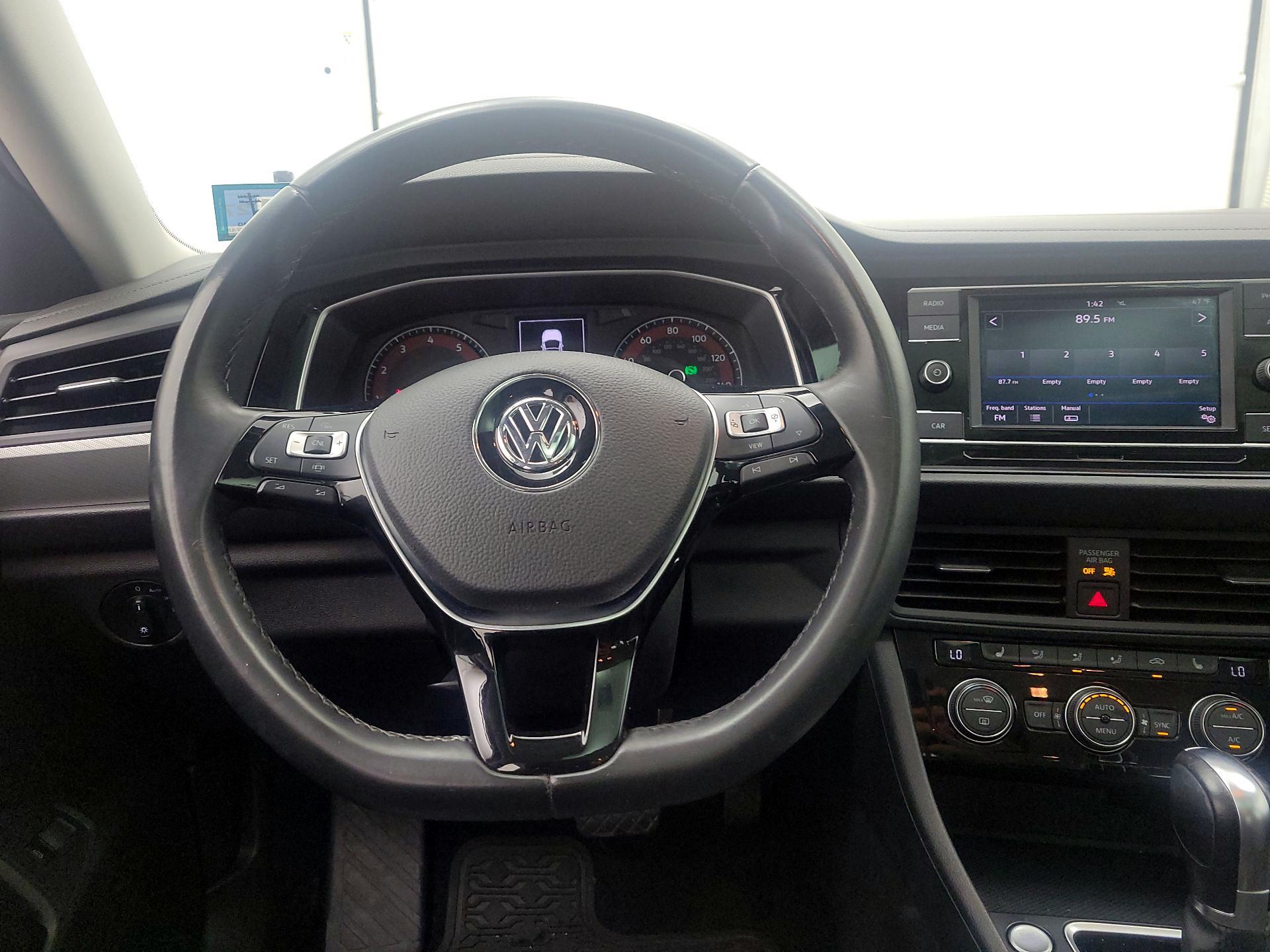Thumbnail: 2019 Volkswagen Jetta - 10
