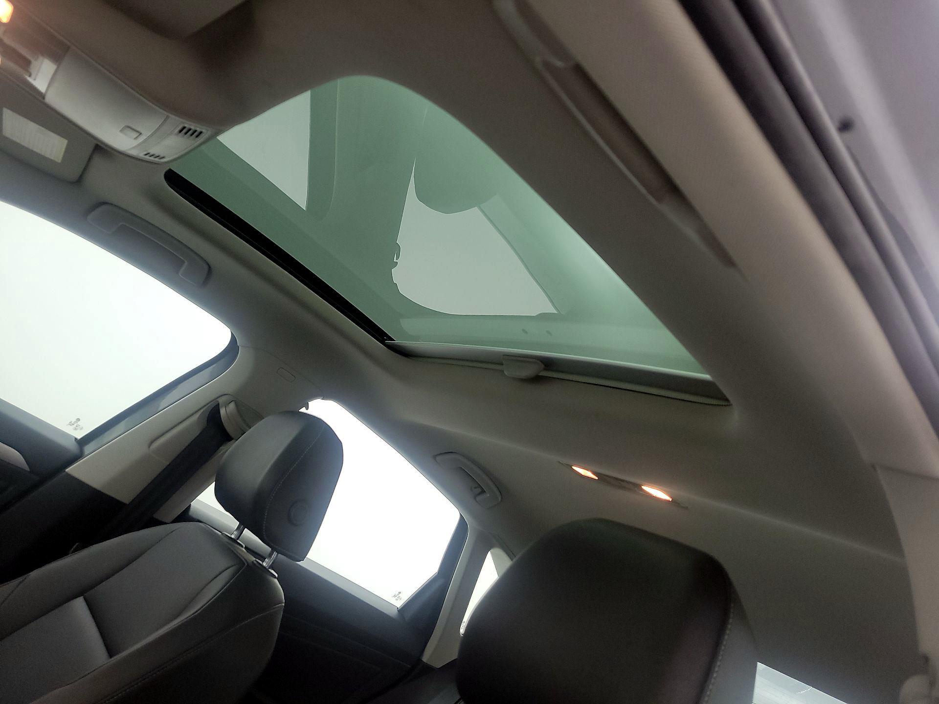 Thumbnail: 2019 Volkswagen Jetta - 17