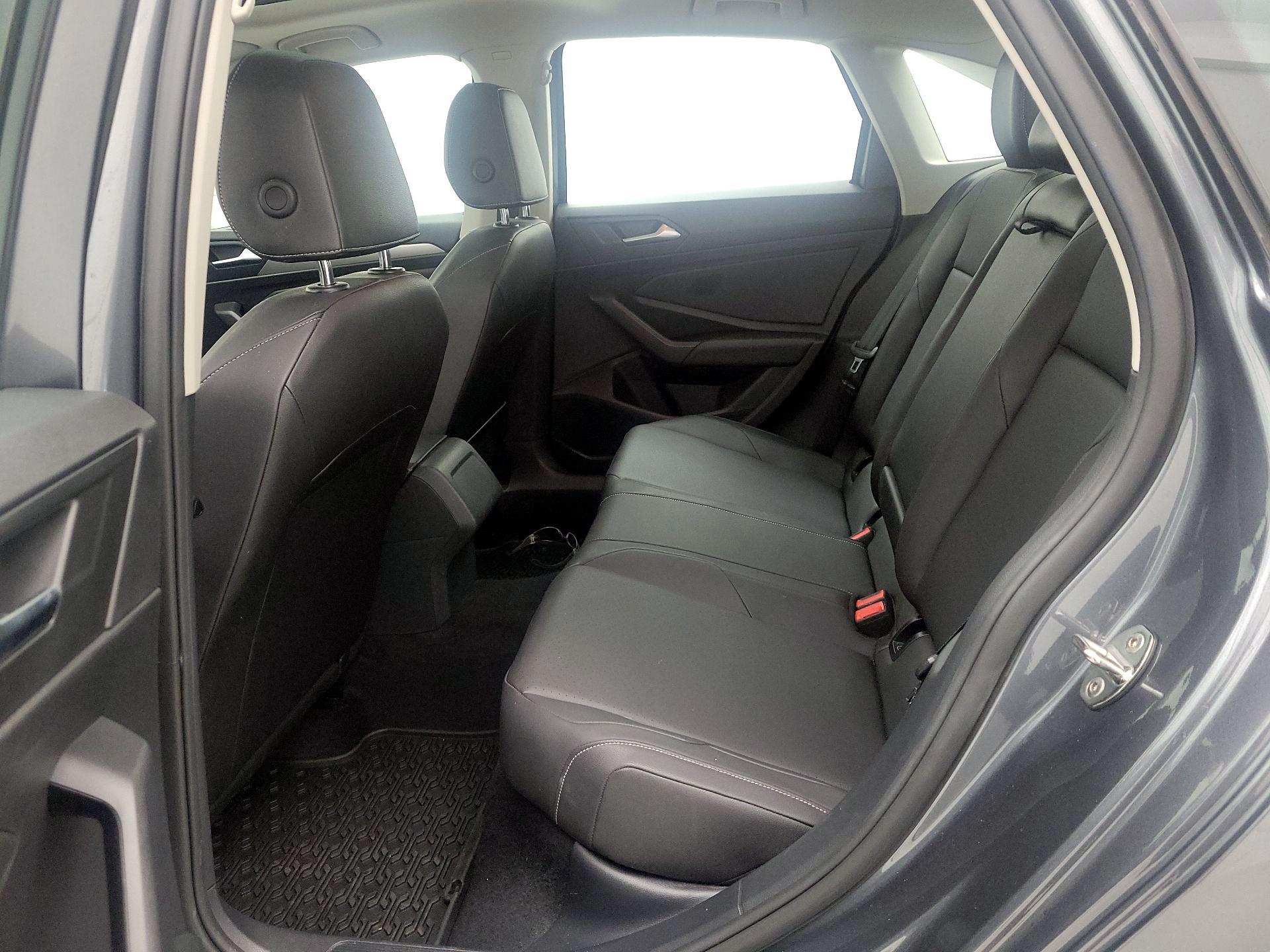 Thumbnail: 2019 Volkswagen Jetta - 18