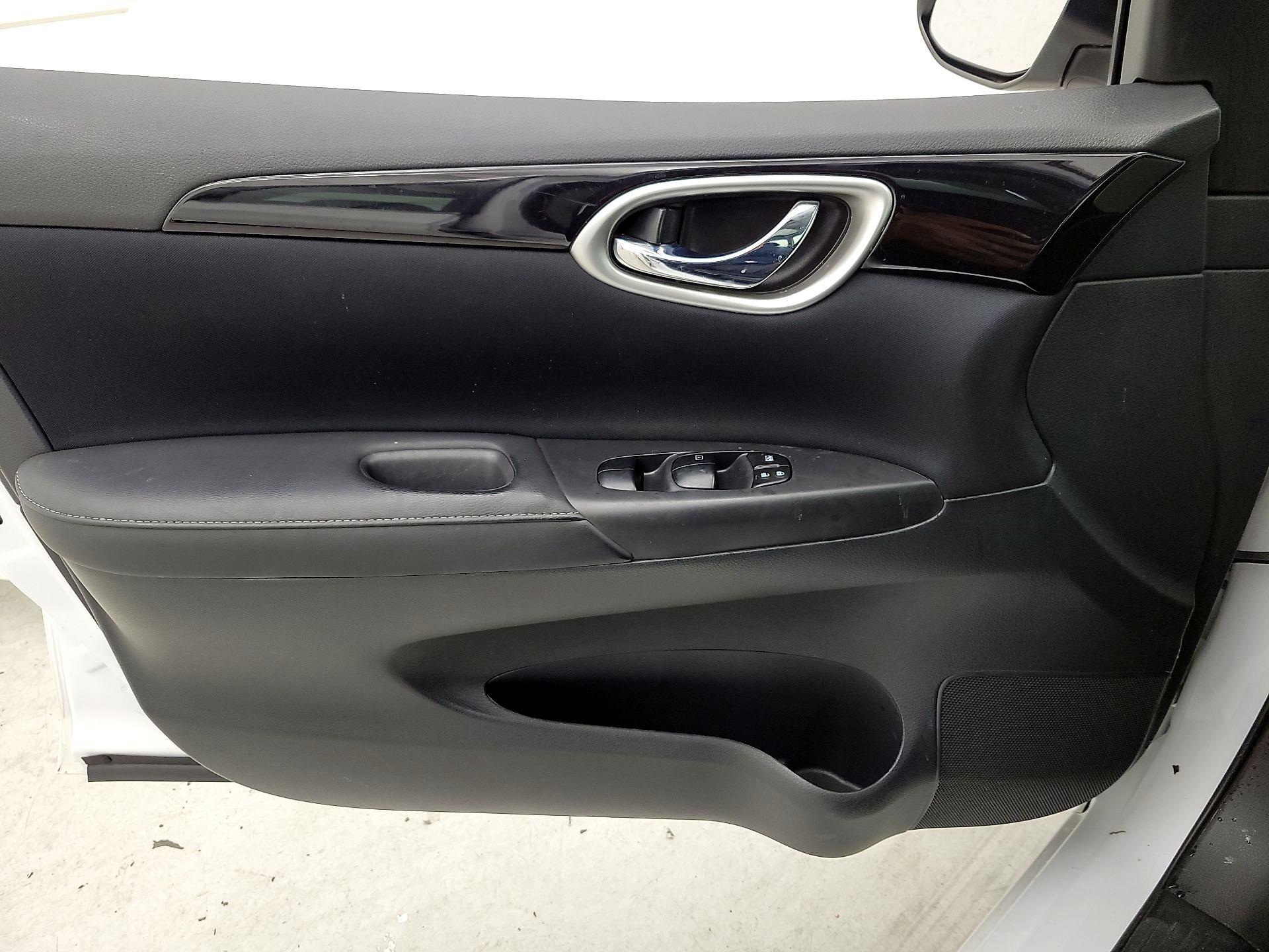 Thumbnail: 2018 Nissan Sentra - 12