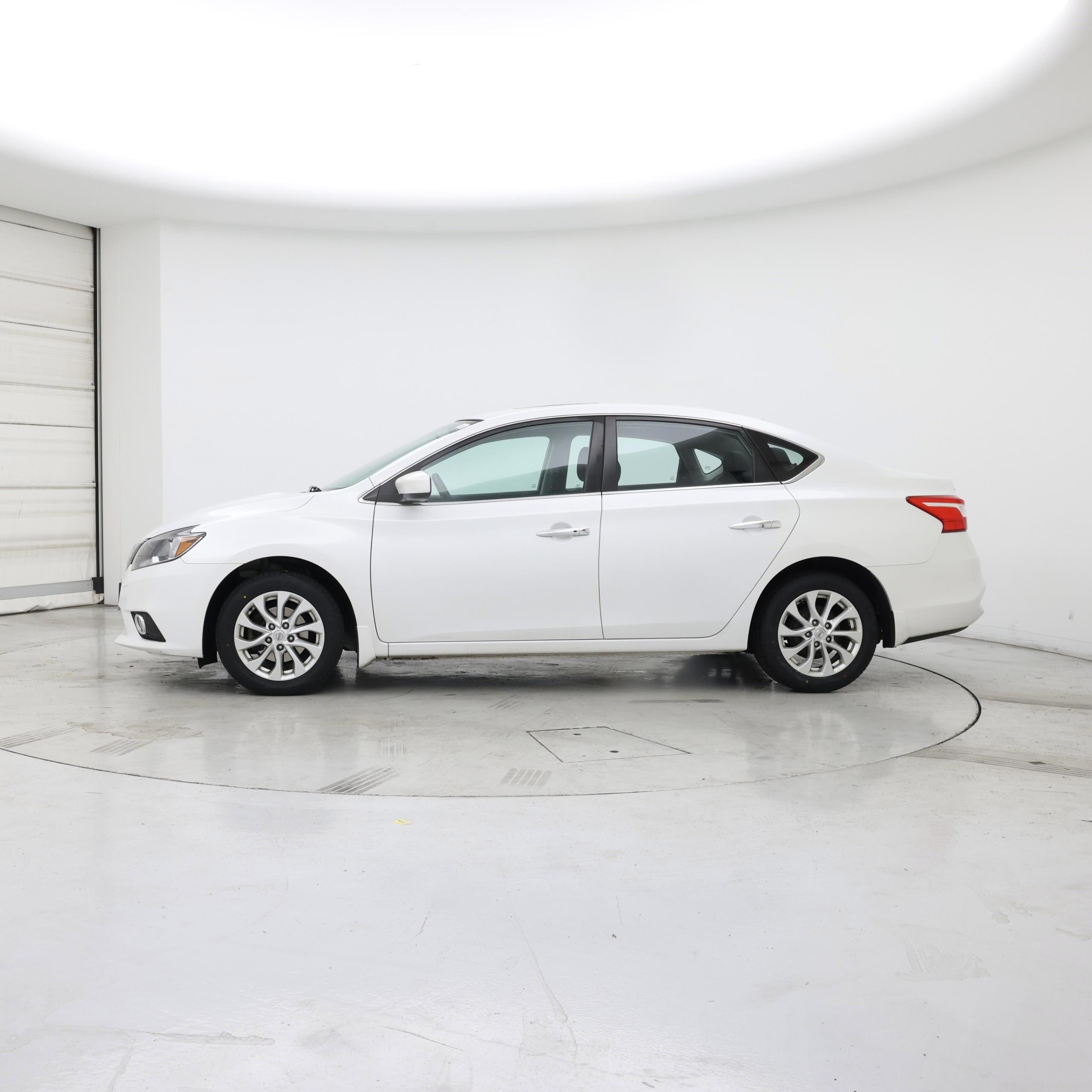 Thumbnail: 2018 Nissan Sentra - 3