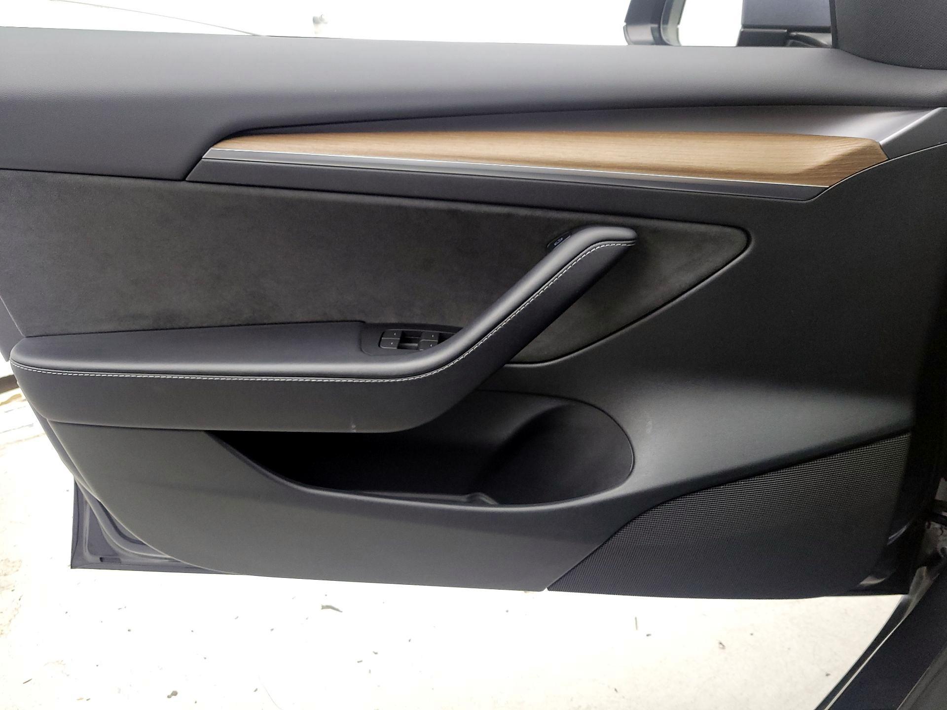 Thumbnail: 2023 Tesla Model 3 - 12