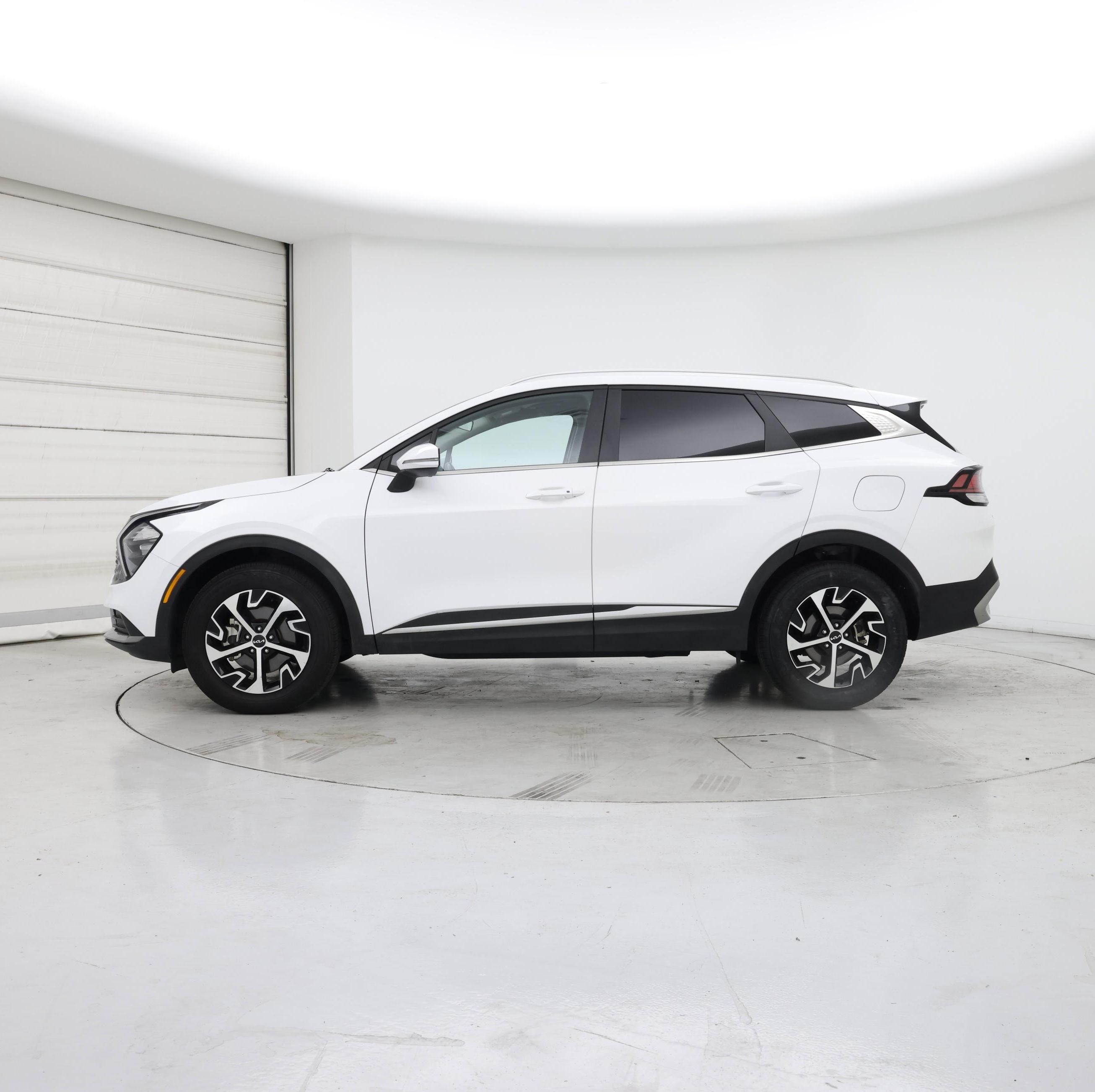 Thumbnail: 2023 Kia Sportage - 3