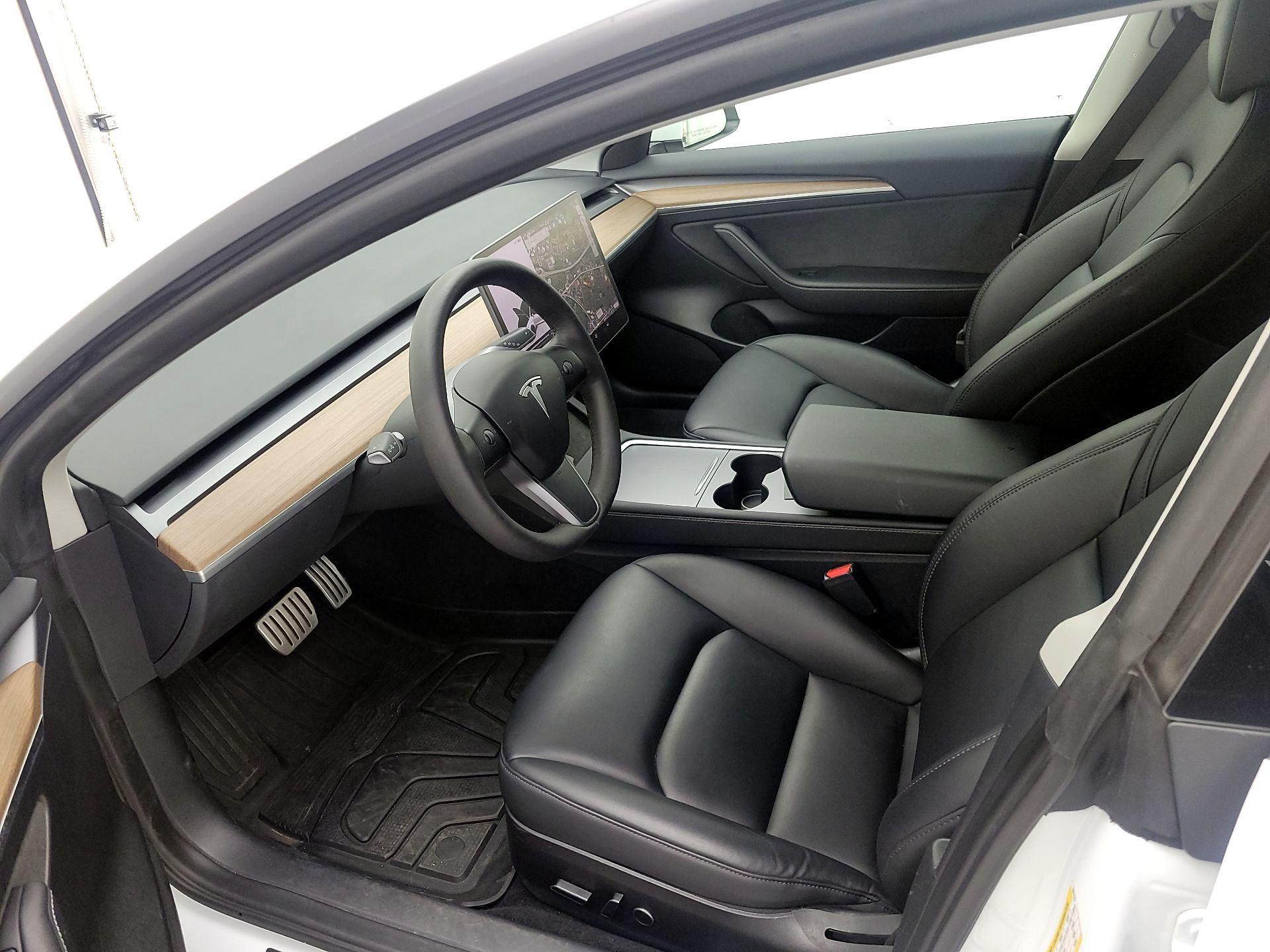 Thumbnail: 2023 Tesla Model 3 - 11