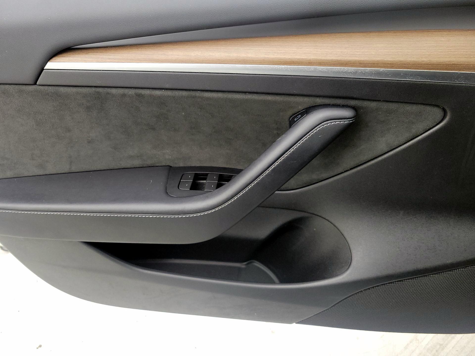 Thumbnail: 2023 Tesla Model 3 - 12