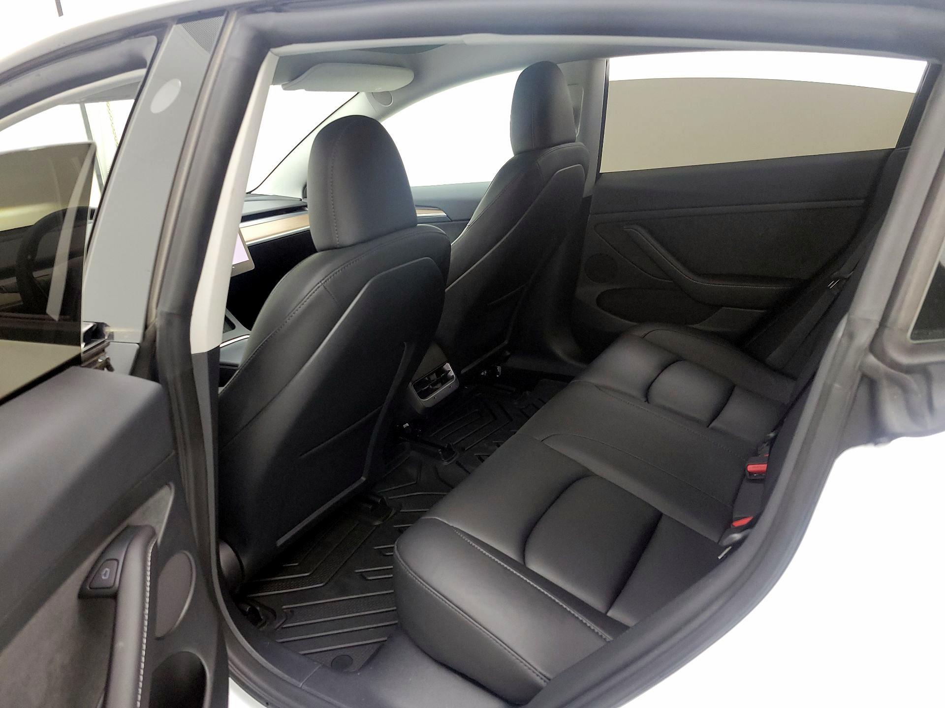 Thumbnail: 2023 Tesla Model 3 - 19