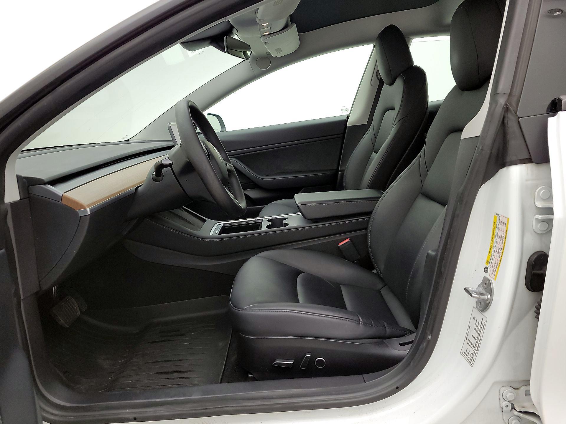 Thumbnail: 2021 Tesla Model 3 - 11