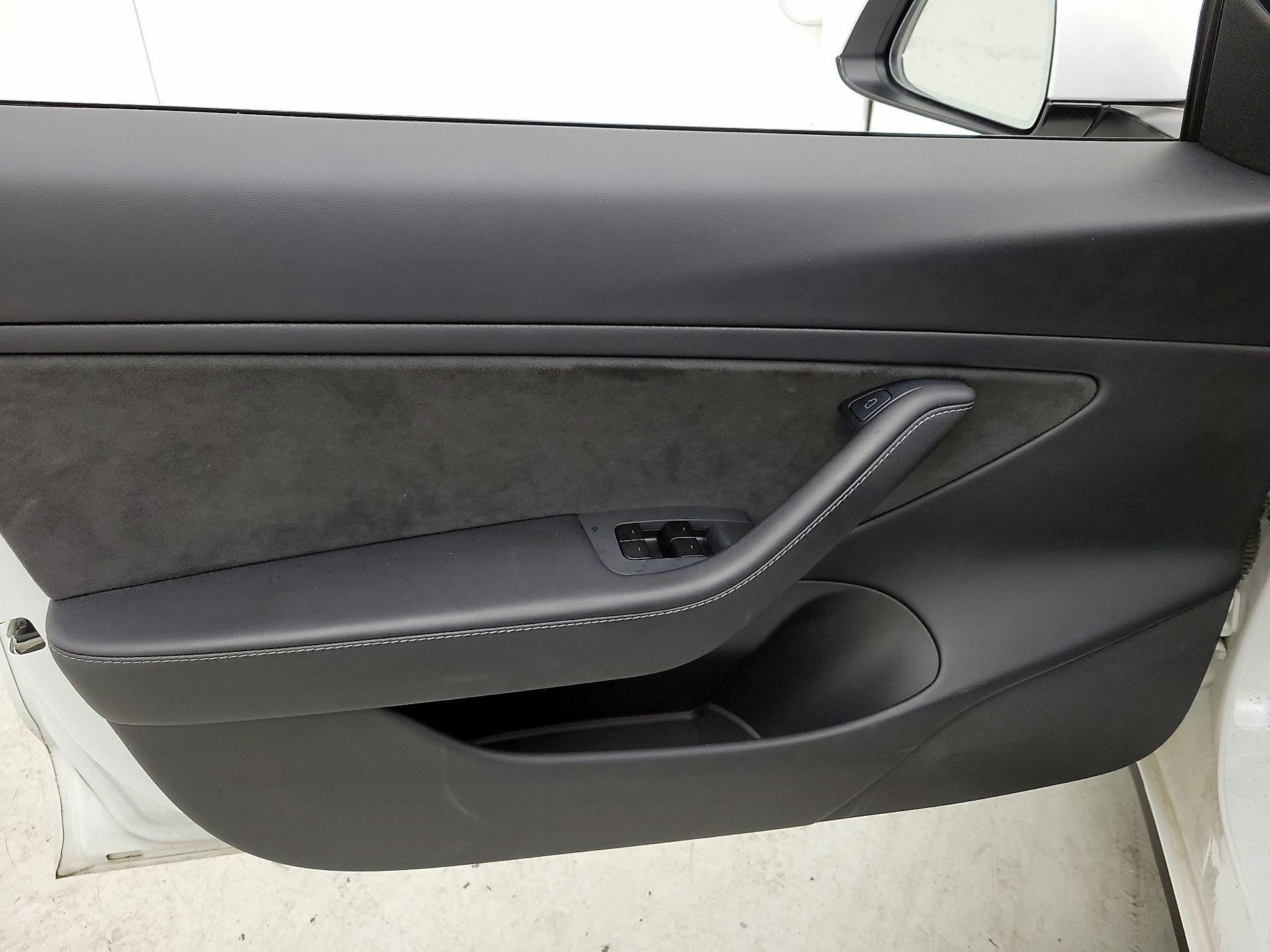 Thumbnail: 2021 Tesla Model 3 - 12