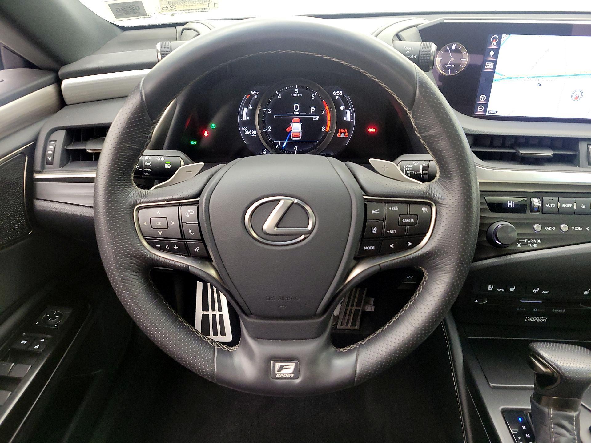 Thumbnail: 2019 Lexus ES - 10