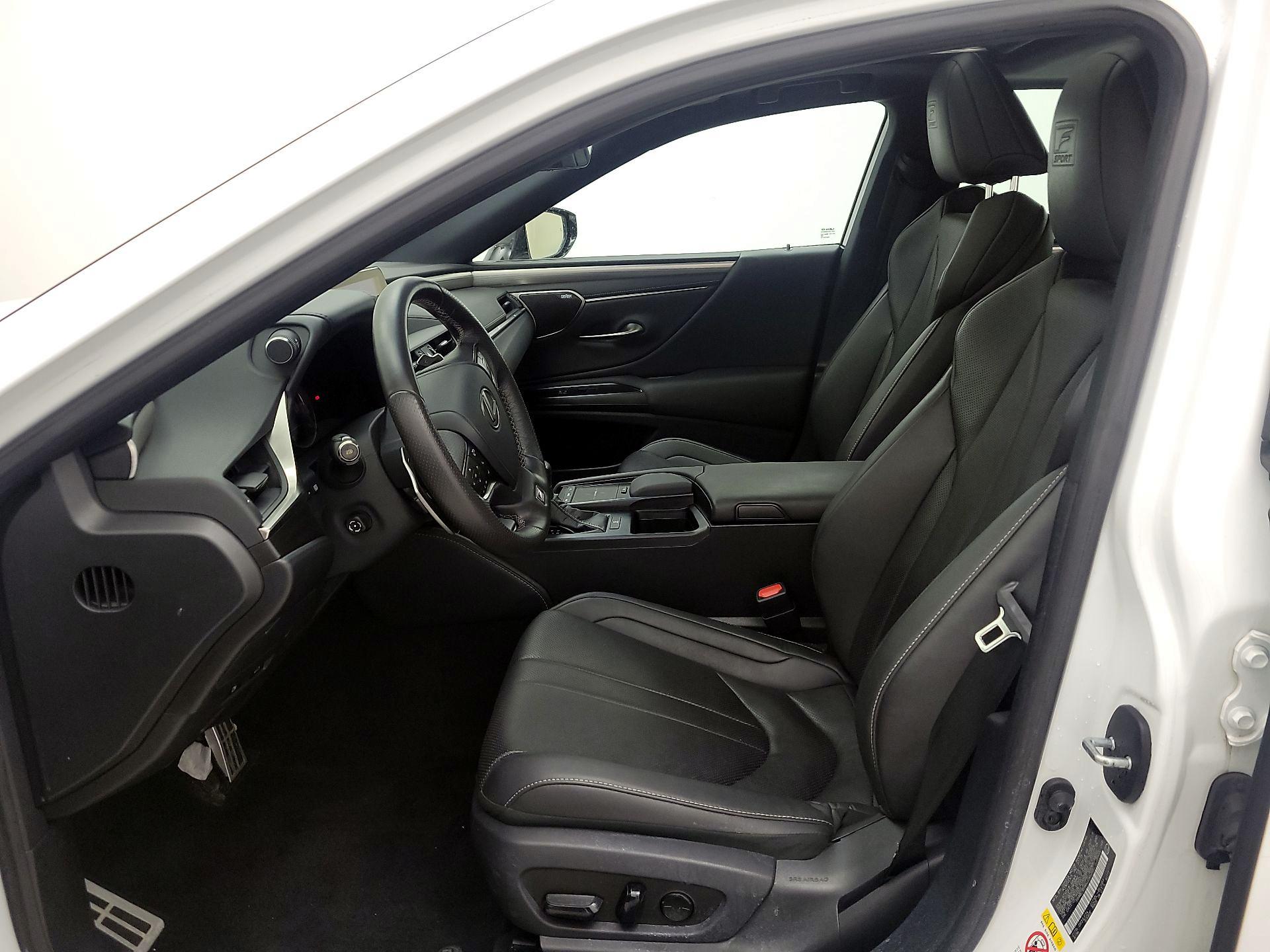 Thumbnail: 2019 Lexus ES - 11