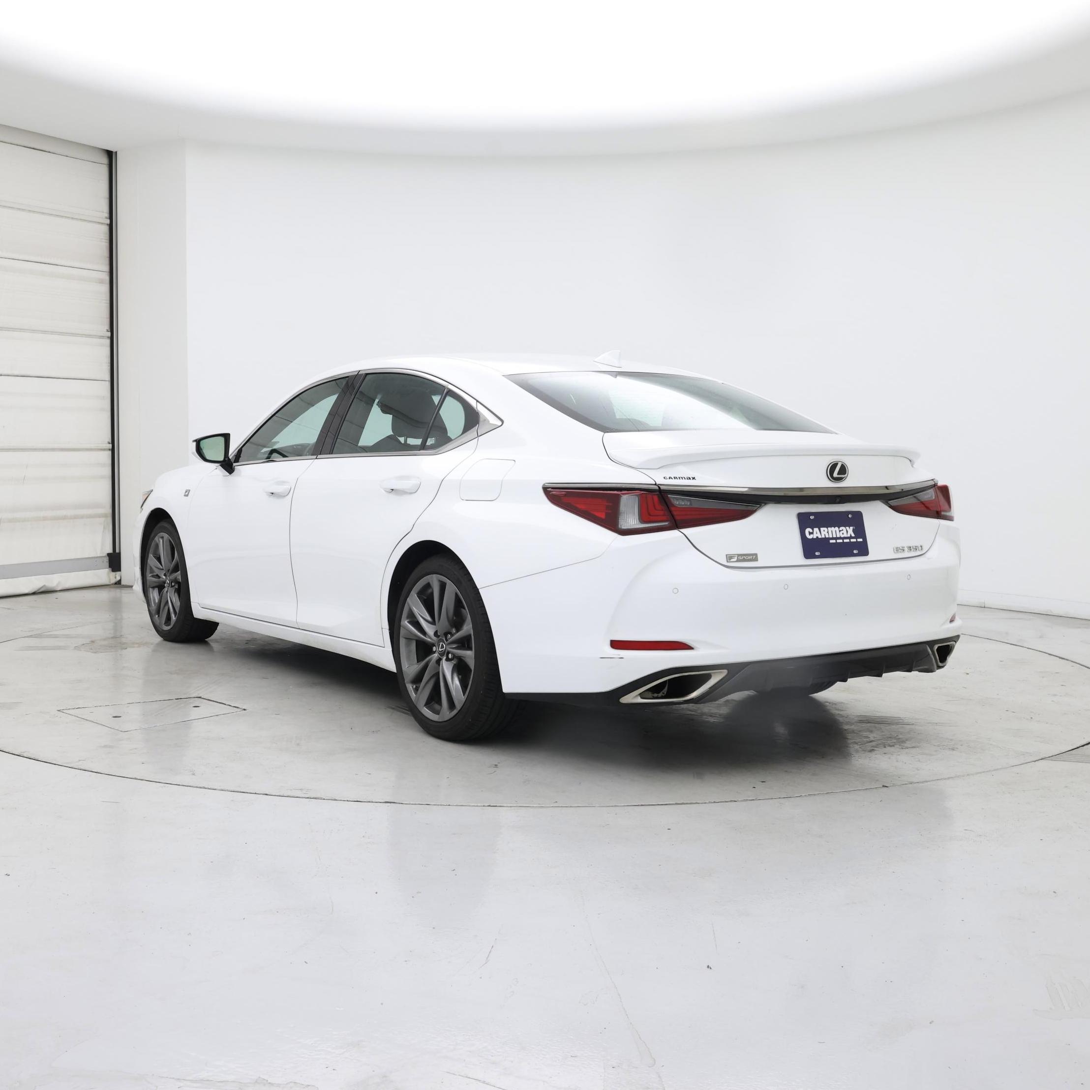 Thumbnail: 2019 Lexus ES - 2