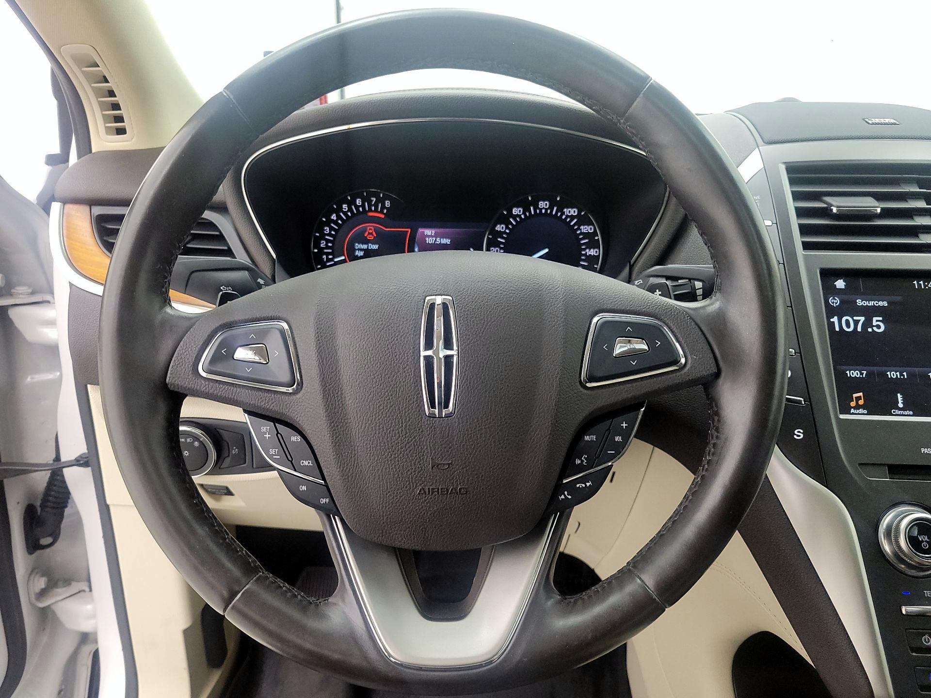 Thumbnail: 2016 Lincoln MKC - 10