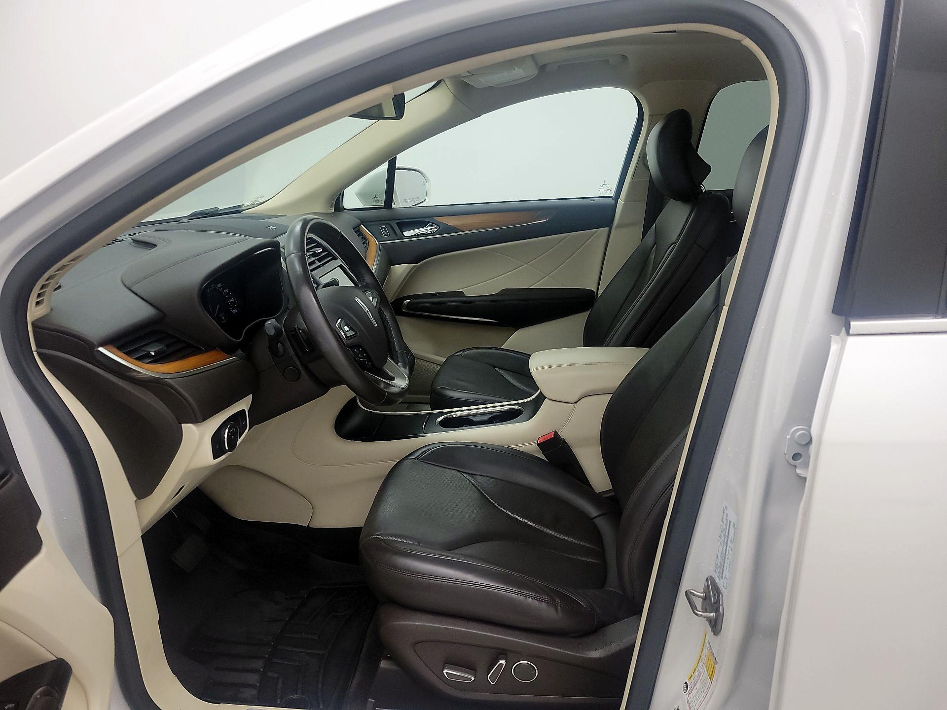 Thumbnail: 2016 Lincoln MKC - 11