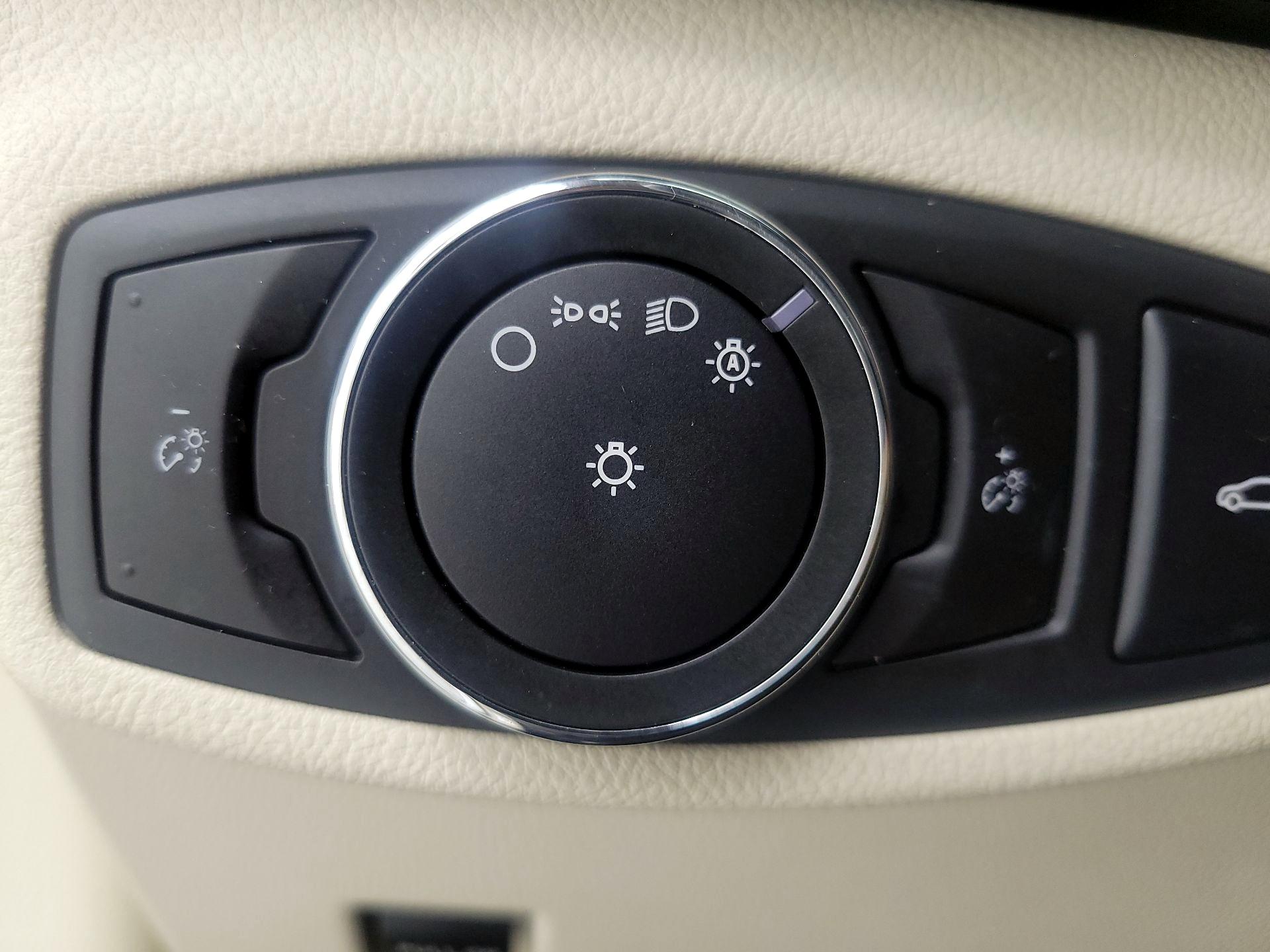 Thumbnail: 2016 Lincoln MKC - 13