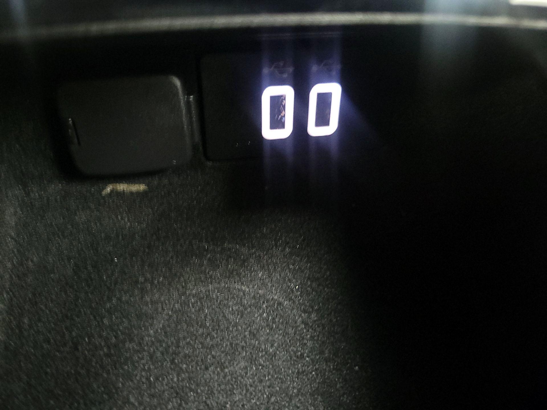 Thumbnail: 2016 Lincoln MKC - 18