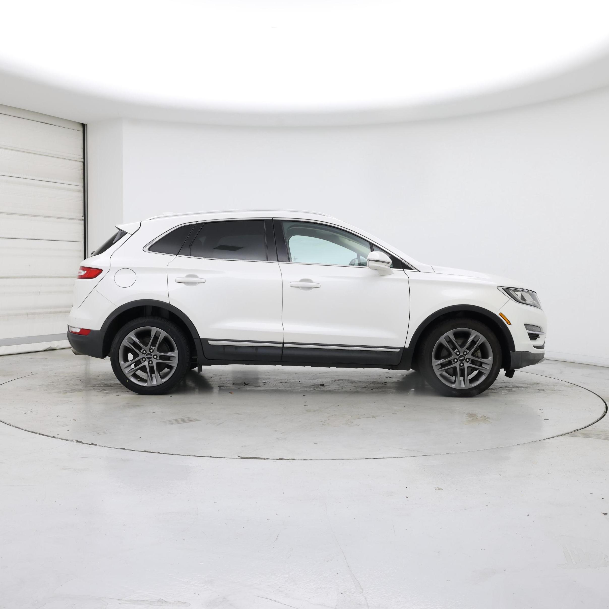 Thumbnail: 2016 Lincoln MKC - 7