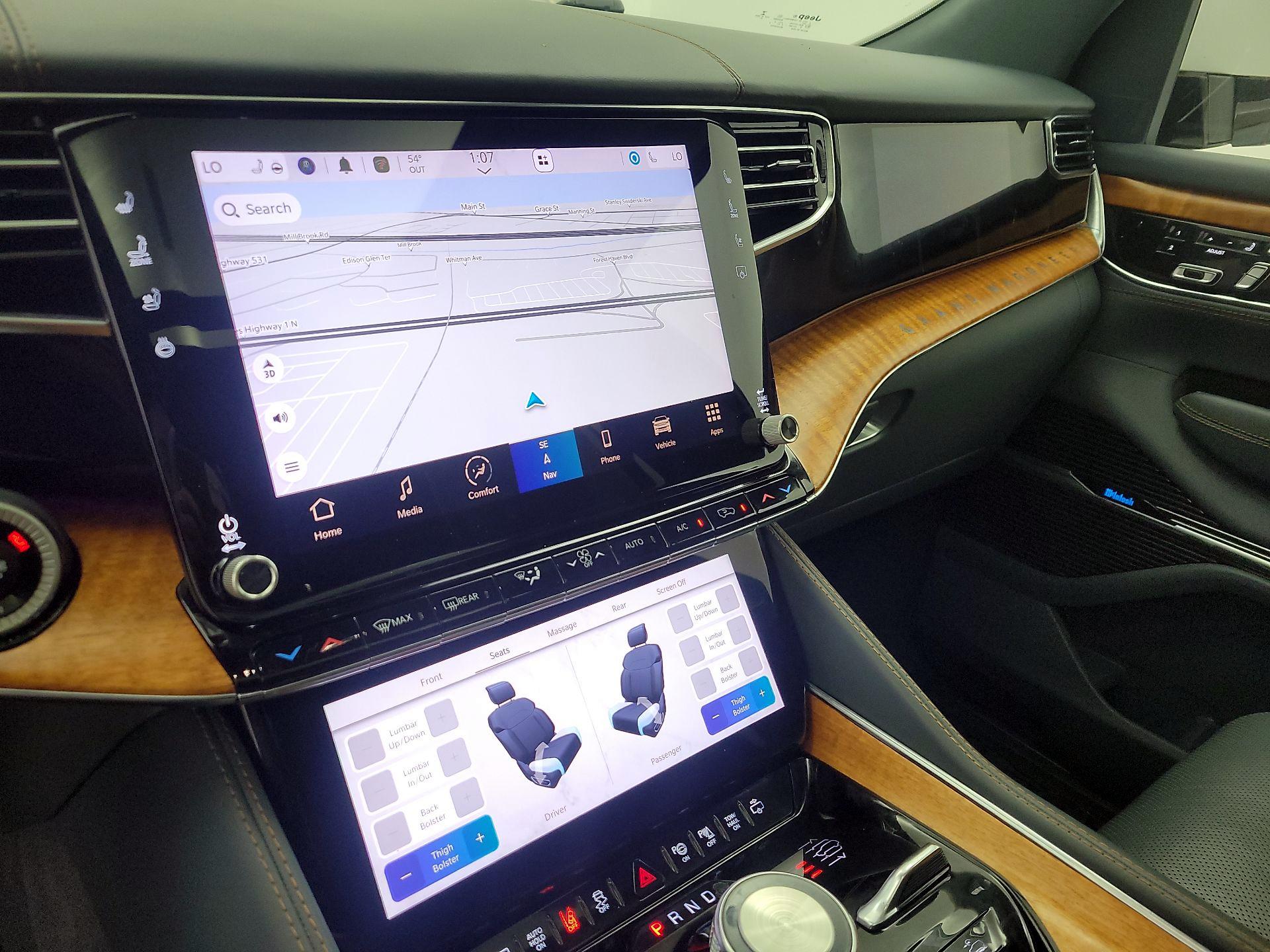 Thumbnail: 2022 Jeep Grand Wagoneer - 14