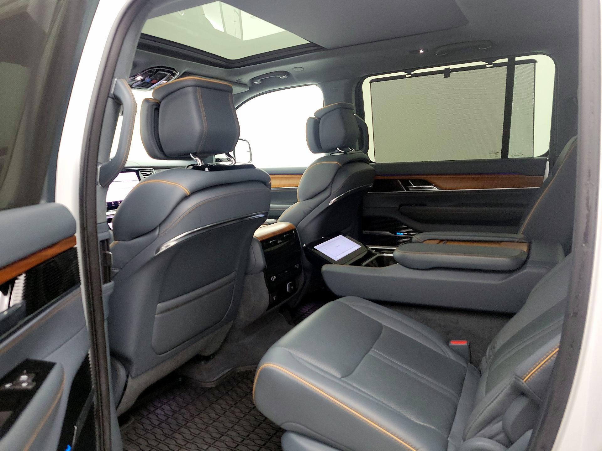 Thumbnail: 2022 Jeep Grand Wagoneer - 20