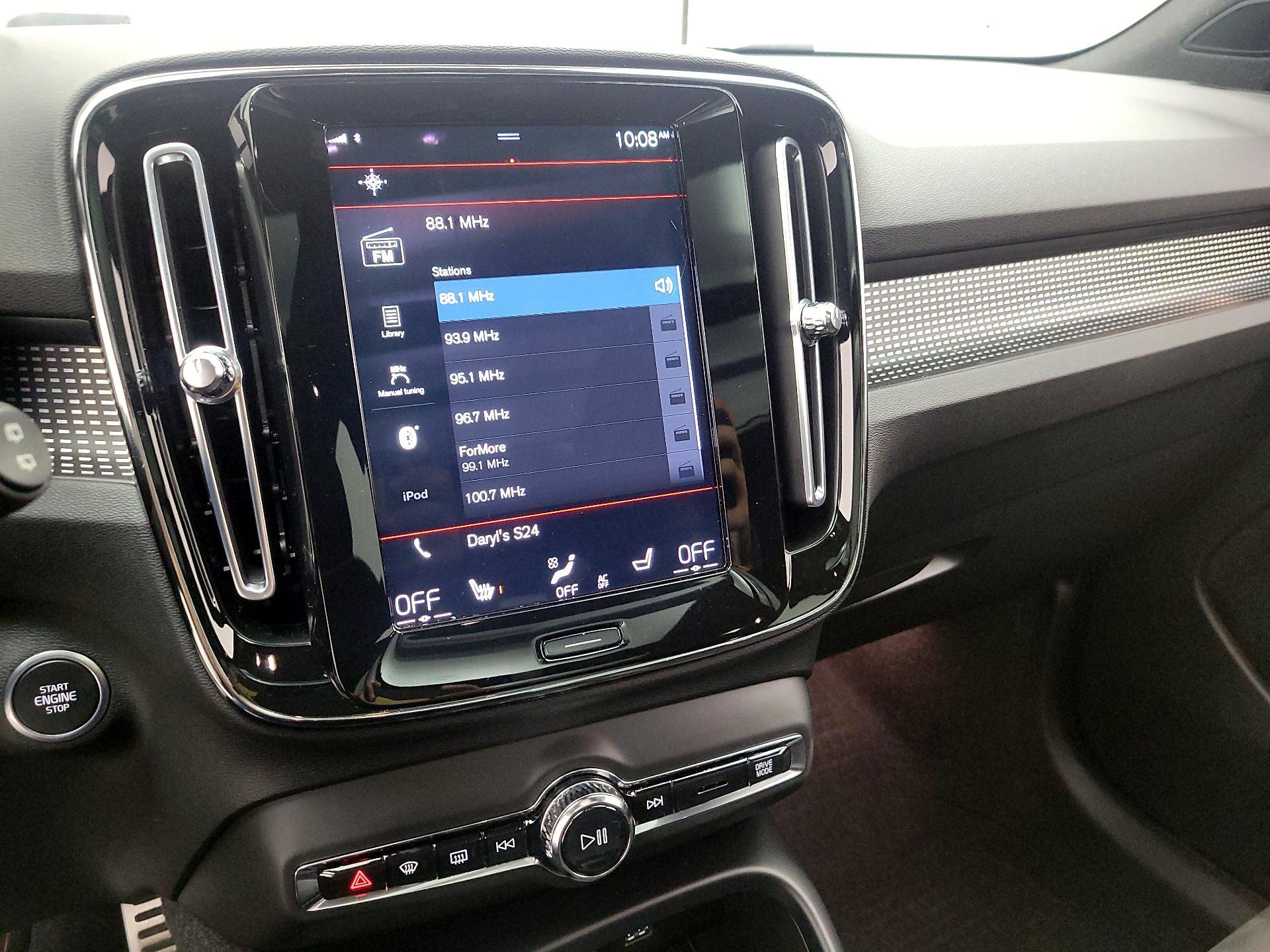 Thumbnail: 2021 Volvo XC40 - 15