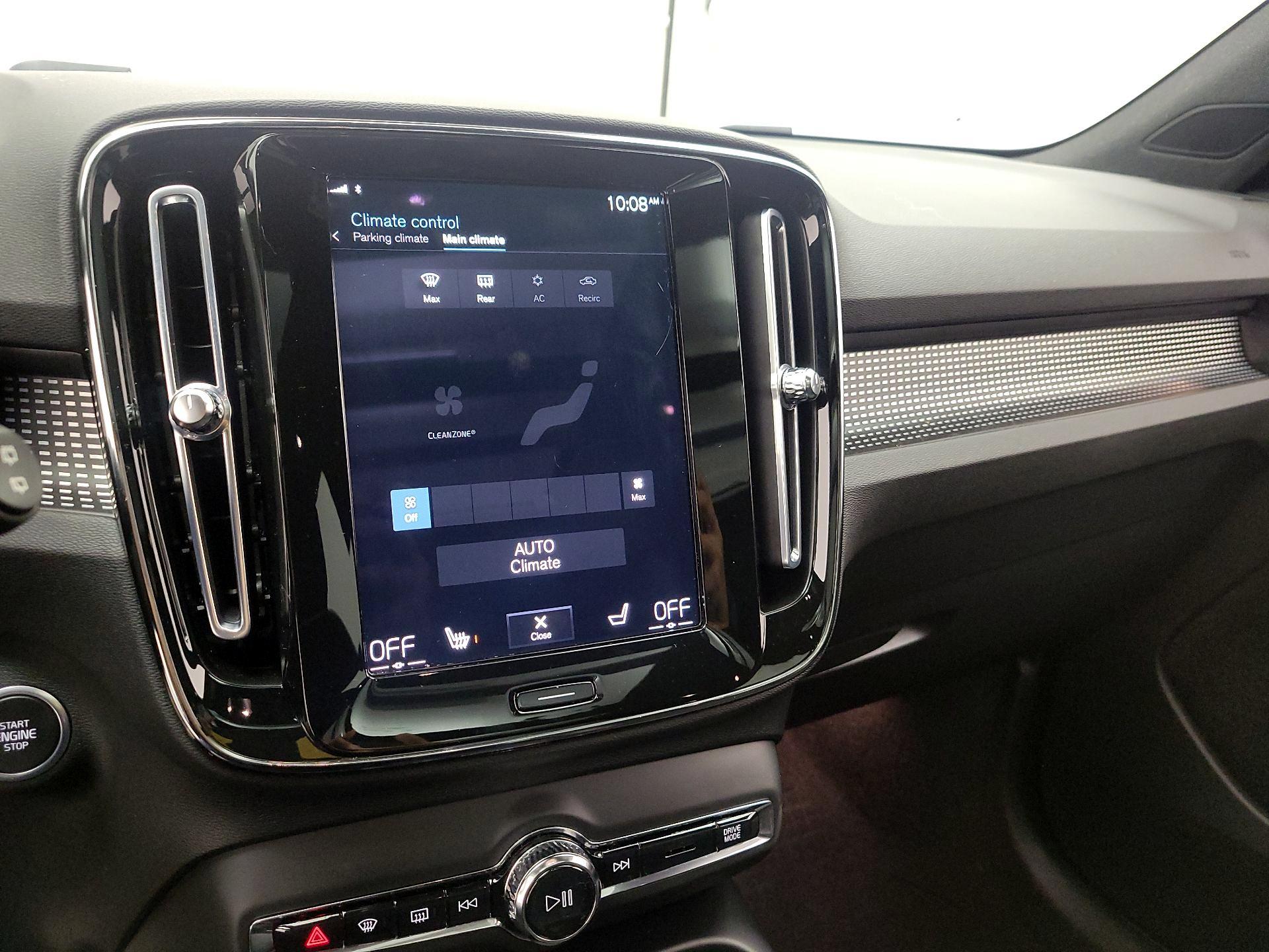 Thumbnail: 2021 Volvo XC40 - 16