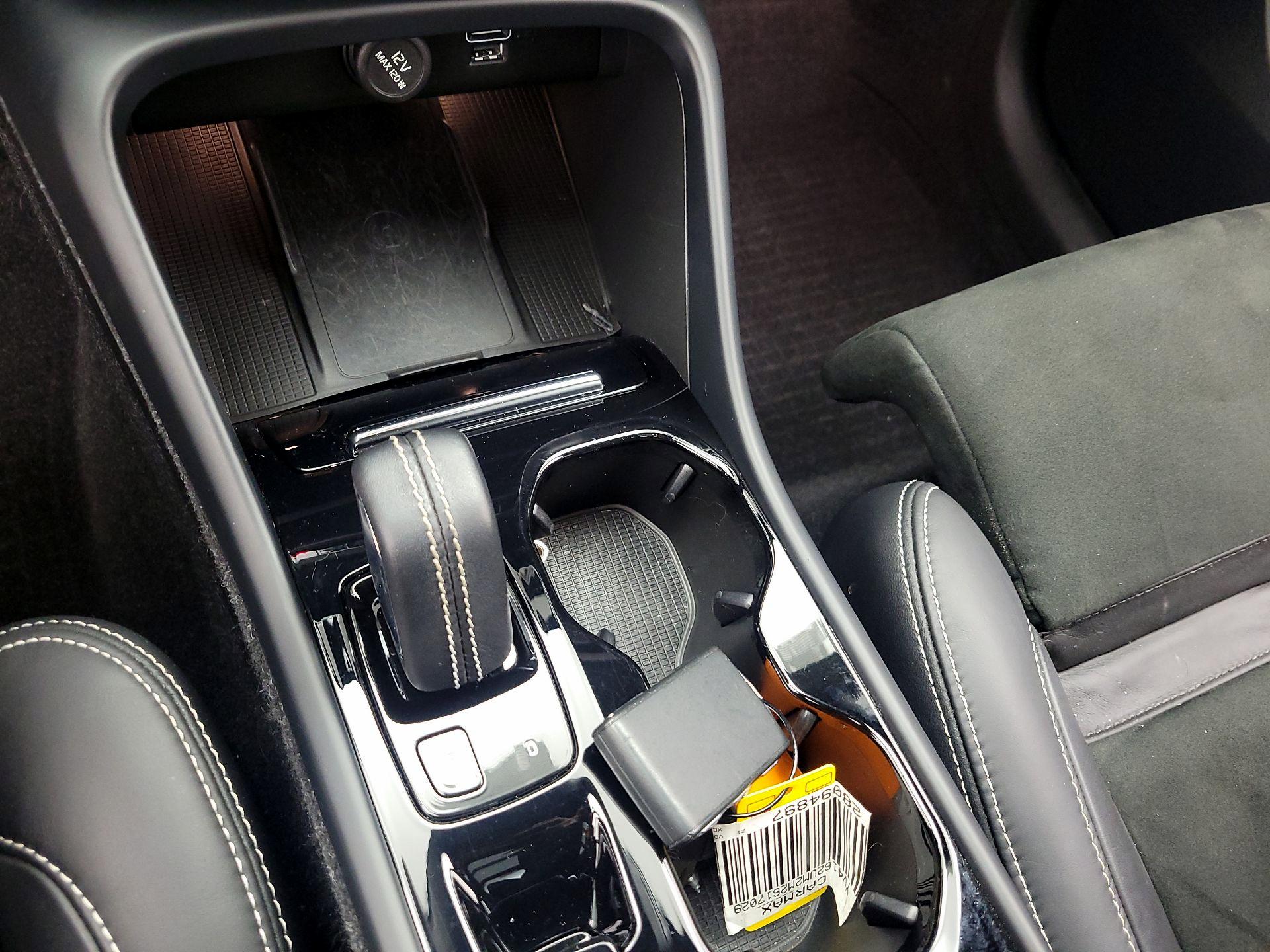 Thumbnail: 2021 Volvo XC40 - 17