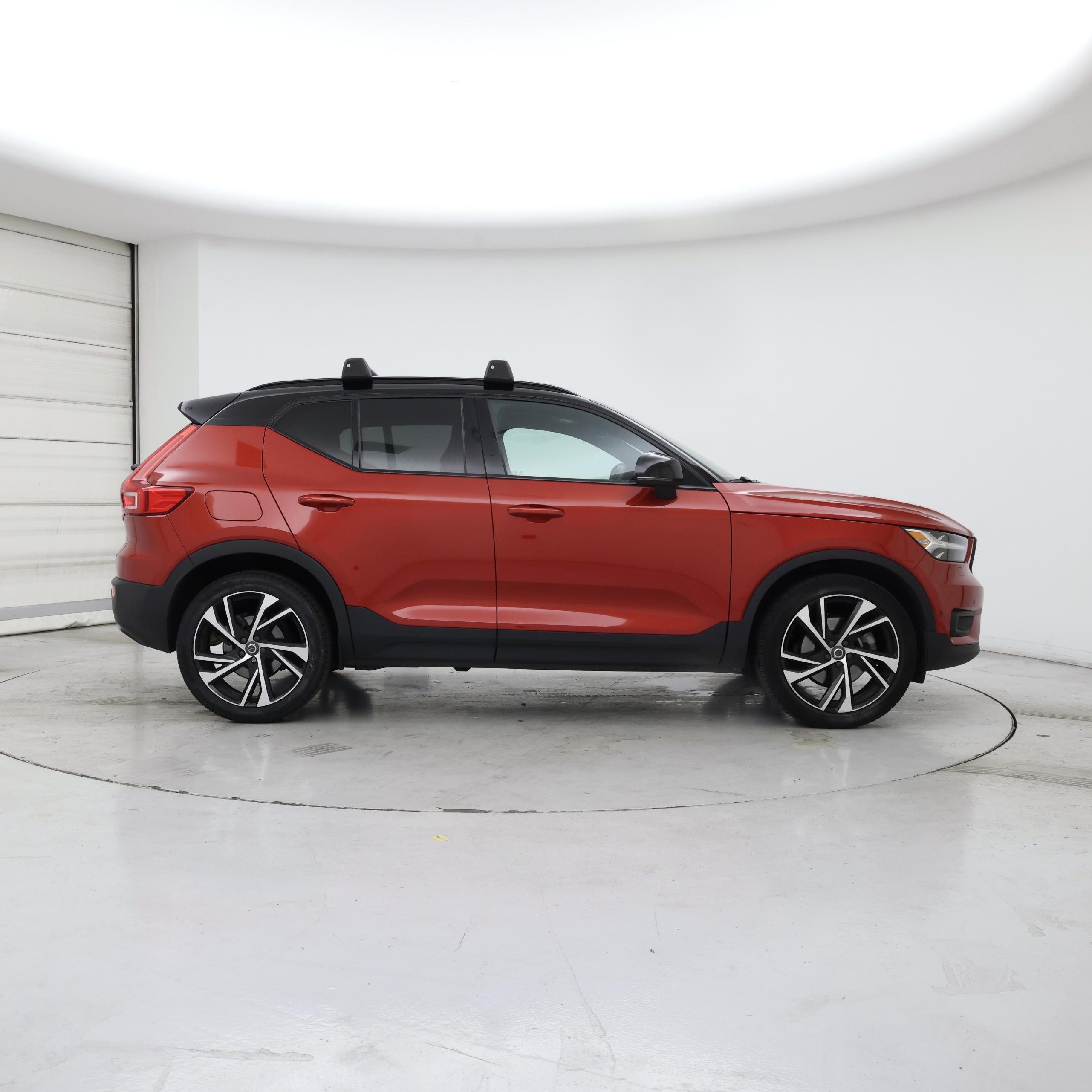 Thumbnail: 2021 Volvo XC40 - 7