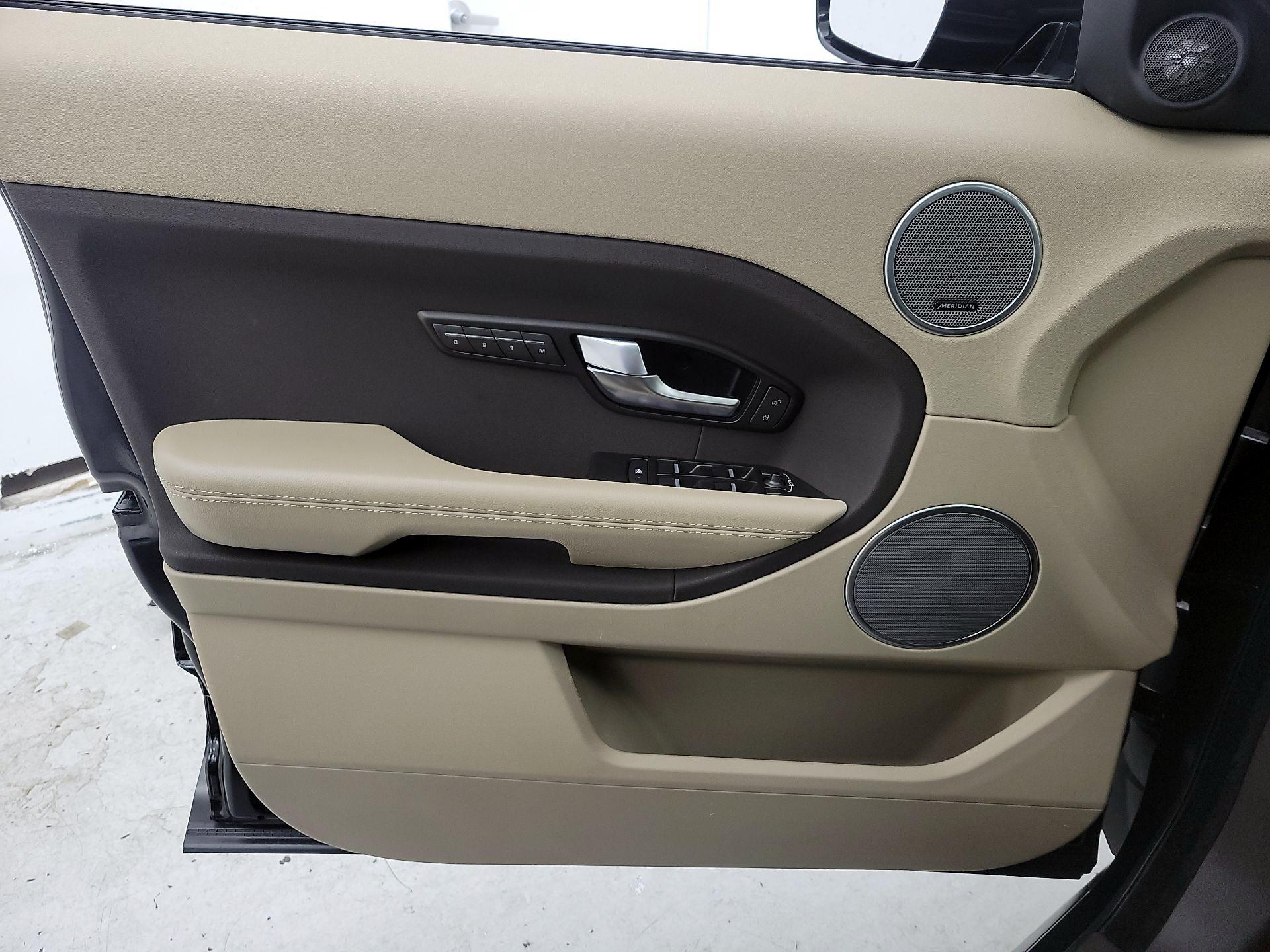 Thumbnail: 2015 Land Rover Range Rover Evoque - 12