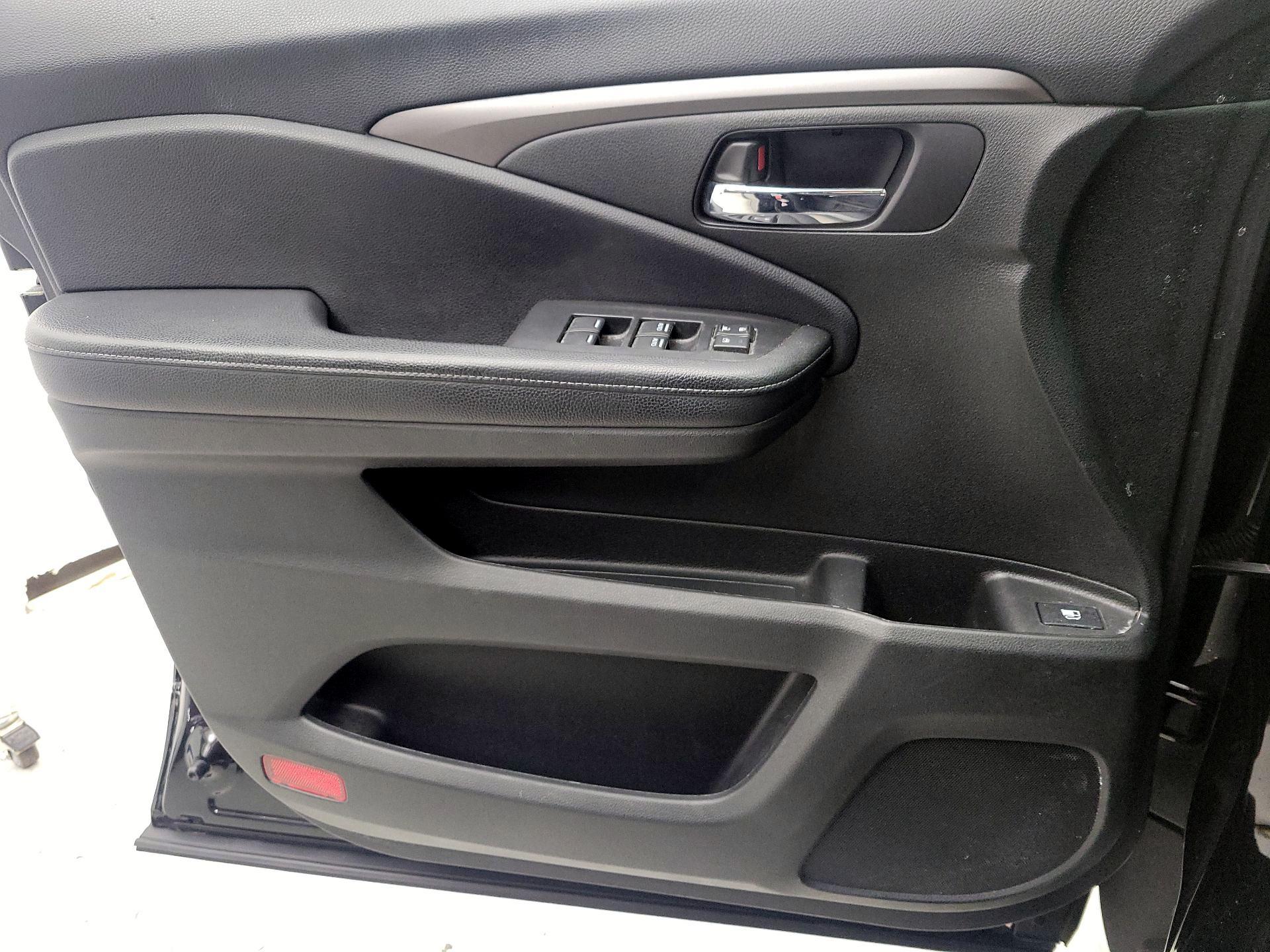 Thumbnail: 2019 Honda Ridgeline - 12