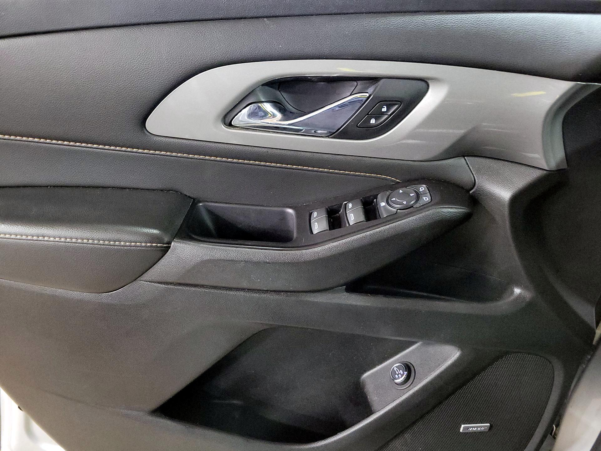 Thumbnail: 2020 Chevrolet Traverse - 12