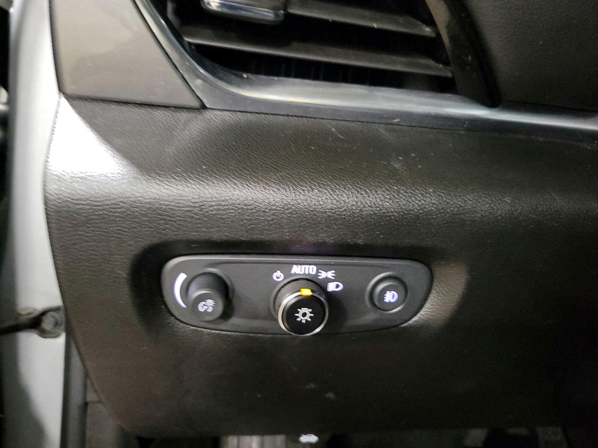 Thumbnail: 2020 Chevrolet Traverse - 13