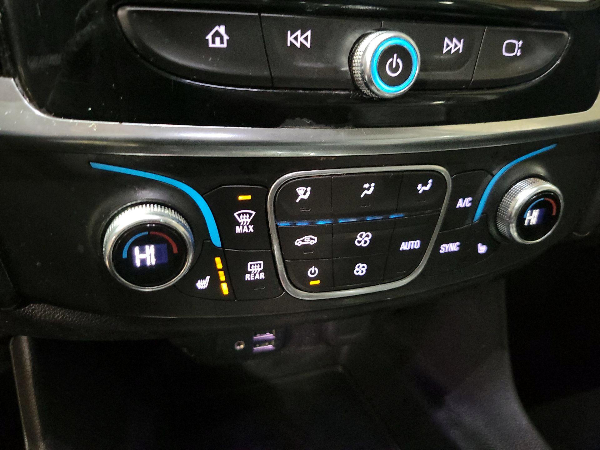 Thumbnail: 2020 Chevrolet Traverse - 17